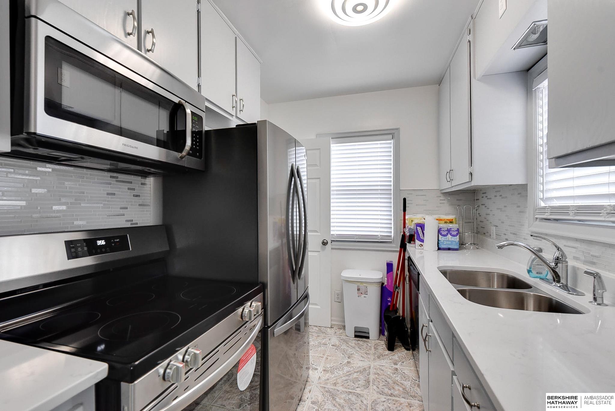 Omaha, Nebraska 68112, United States, 3 Bedrooms Bedrooms, ,2 BathroomsBathrooms,Residential,Active,127106