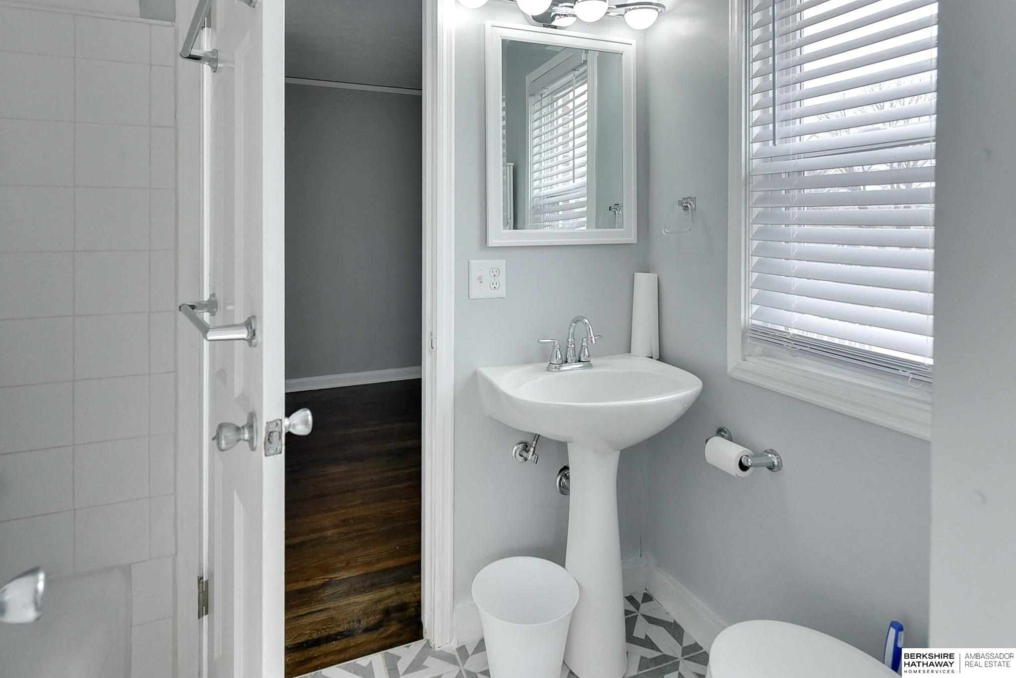 Omaha, Nebraska 68112, United States, 3 Bedrooms Bedrooms, ,2 BathroomsBathrooms,Residential,Active,127106