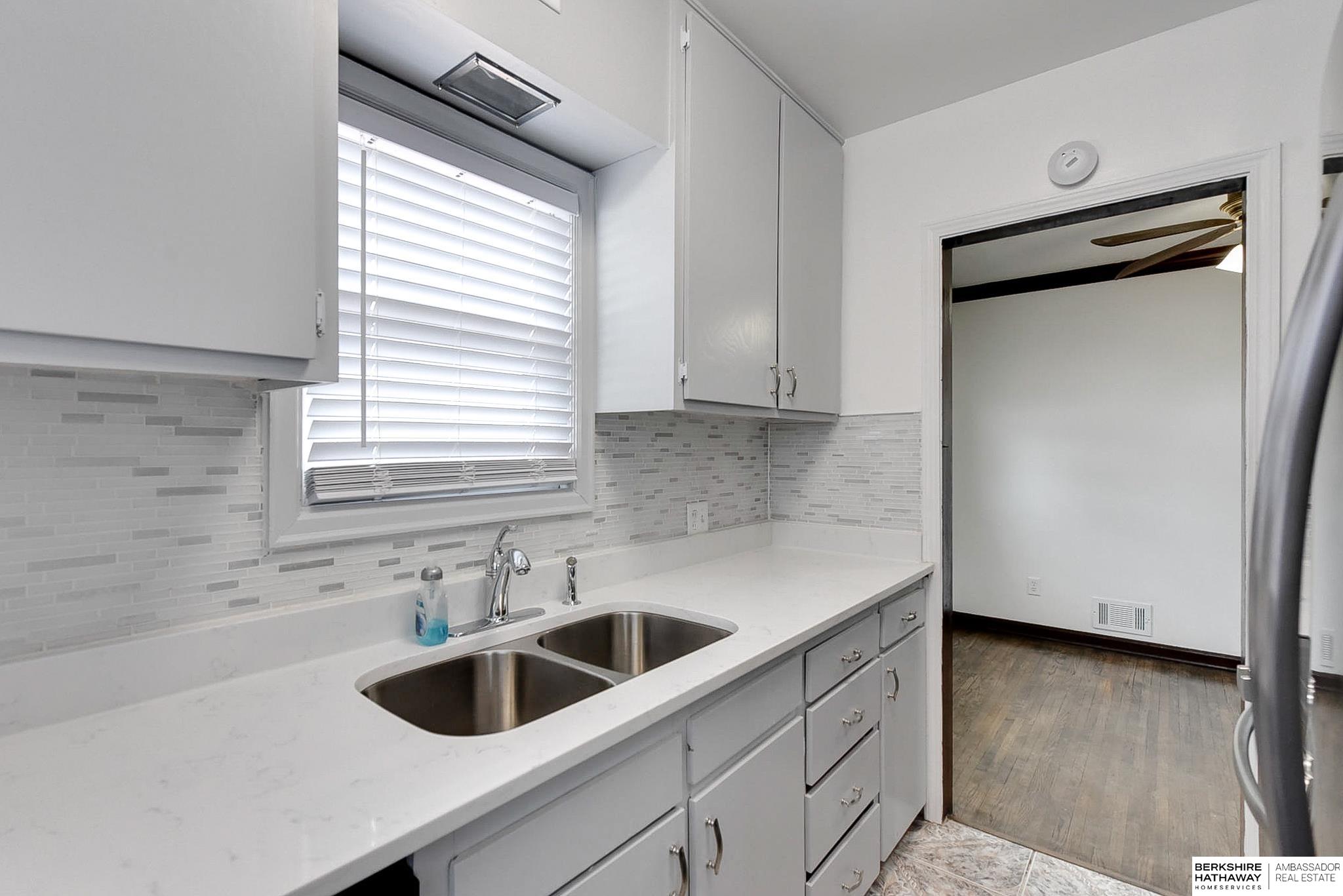 Omaha, Nebraska 68112, United States, 3 Bedrooms Bedrooms, ,2 BathroomsBathrooms,Residential,Active,127106