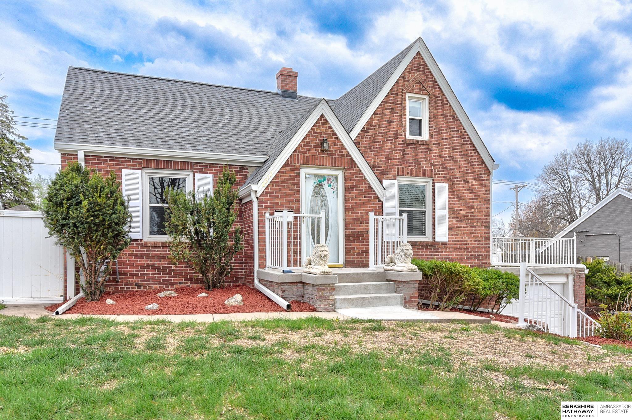 Omaha, Nebraska 68112, United States, 3 Bedrooms Bedrooms, ,2 BathroomsBathrooms,Residential,Active,127106