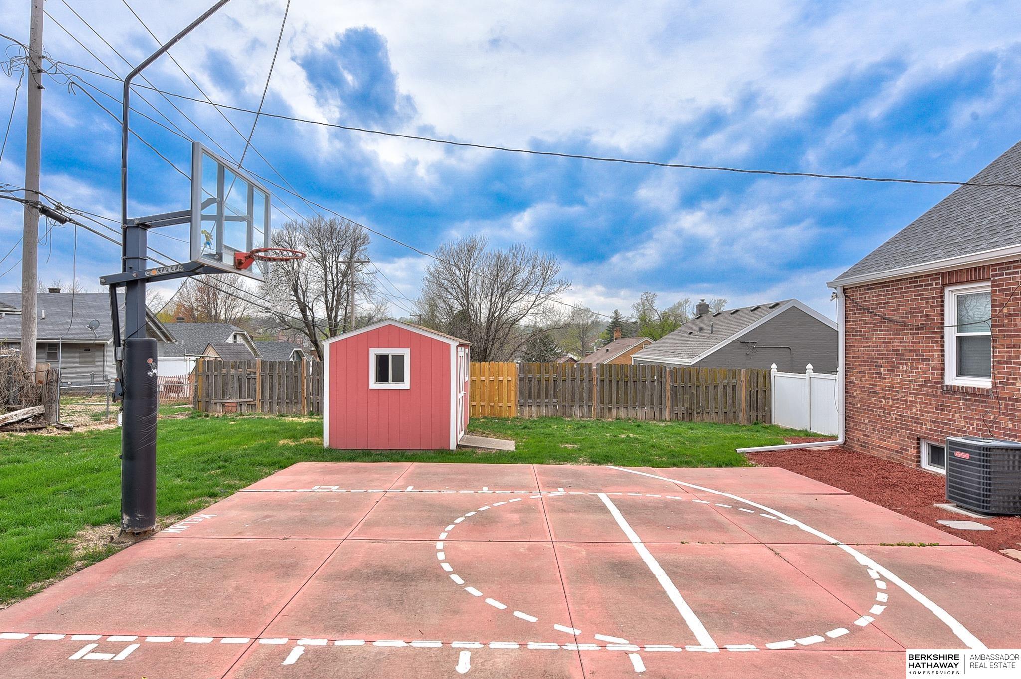 Omaha, Nebraska 68112, United States, 3 Bedrooms Bedrooms, ,2 BathroomsBathrooms,Residential,Active,127106