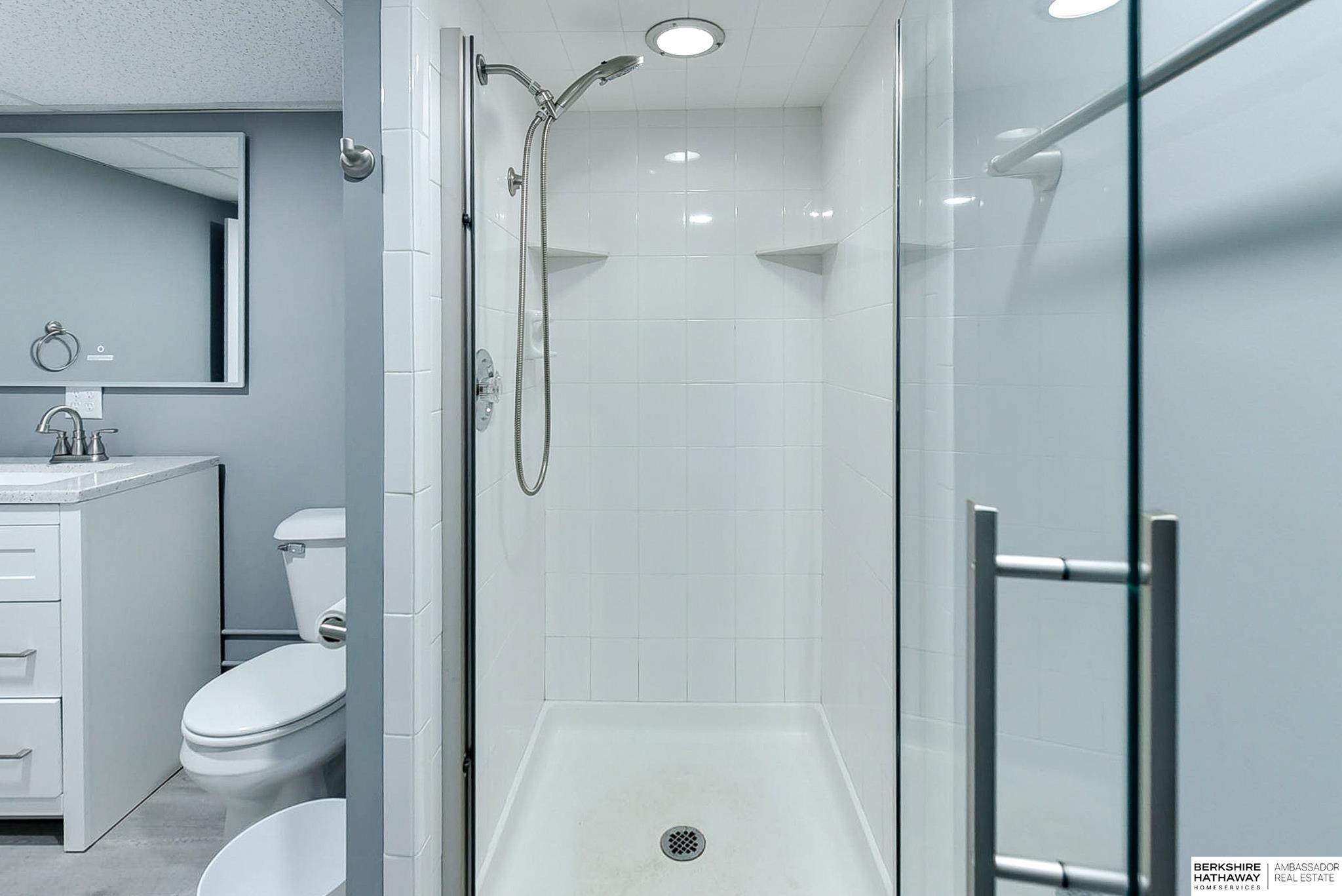 Omaha, Nebraska 68112, United States, 3 Bedrooms Bedrooms, ,2 BathroomsBathrooms,Residential,Active,127106