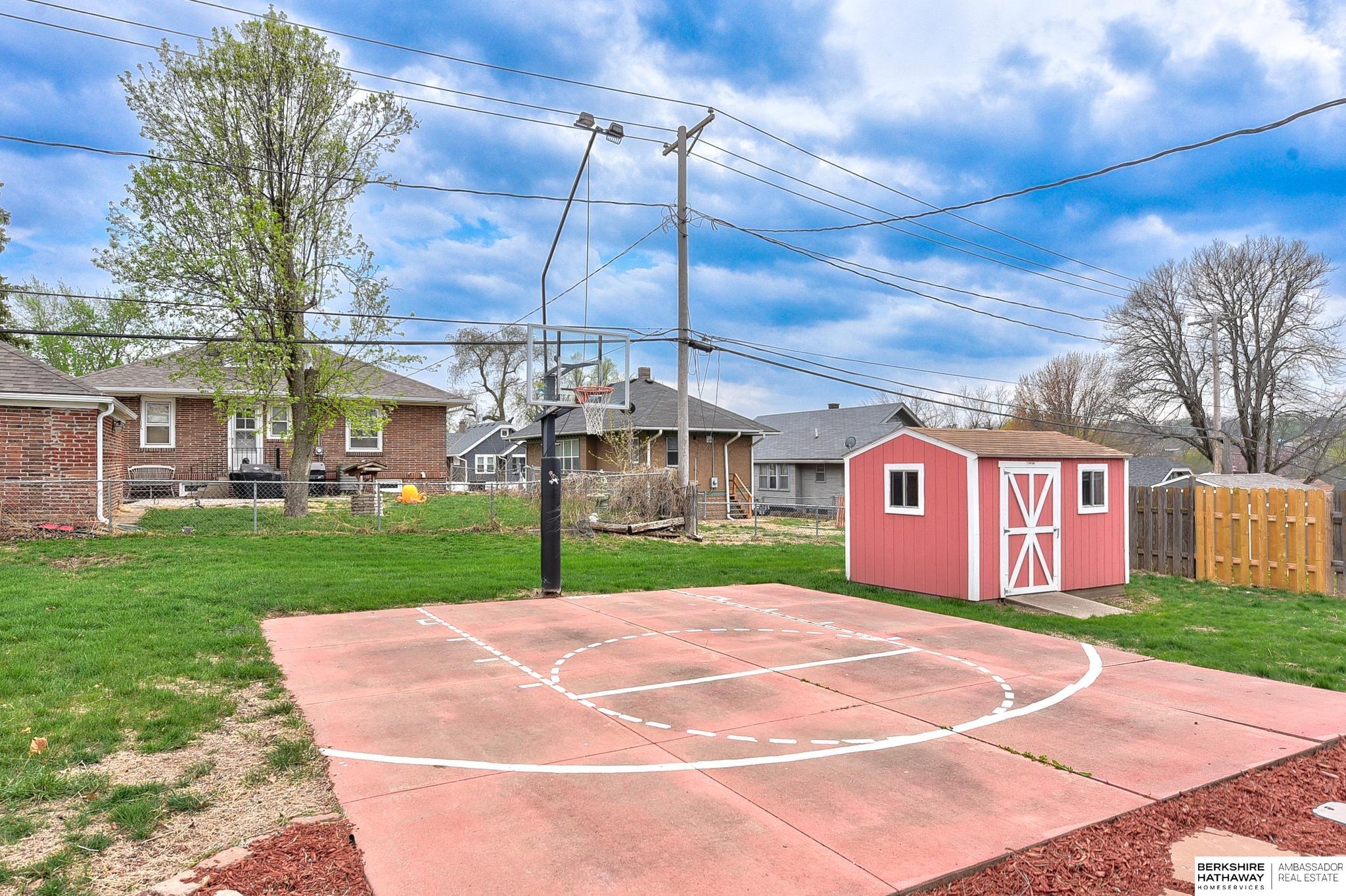 Omaha, Nebraska 68112, United States, 3 Bedrooms Bedrooms, ,2 BathroomsBathrooms,Residential,Active,127106