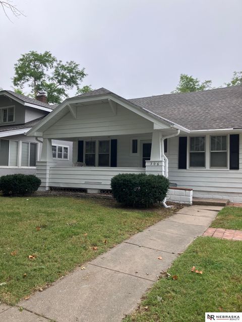 Photo of 306 N 43rd Street, Omaha, NE 68131 (MLS # 22528175)