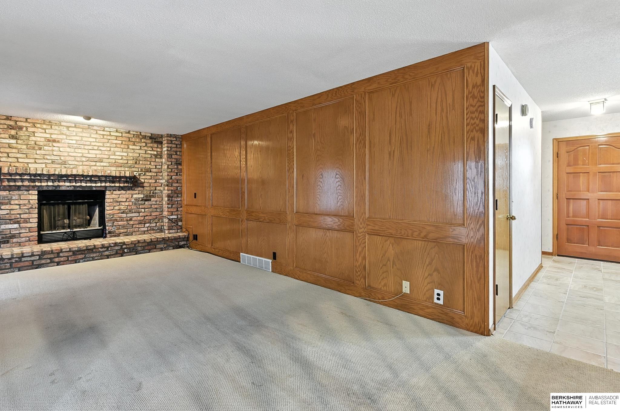 Omaha, Nebraska 68116, United States, 3 Bedrooms Bedrooms, ,3 BathroomsBathrooms,Residential,Active,195927