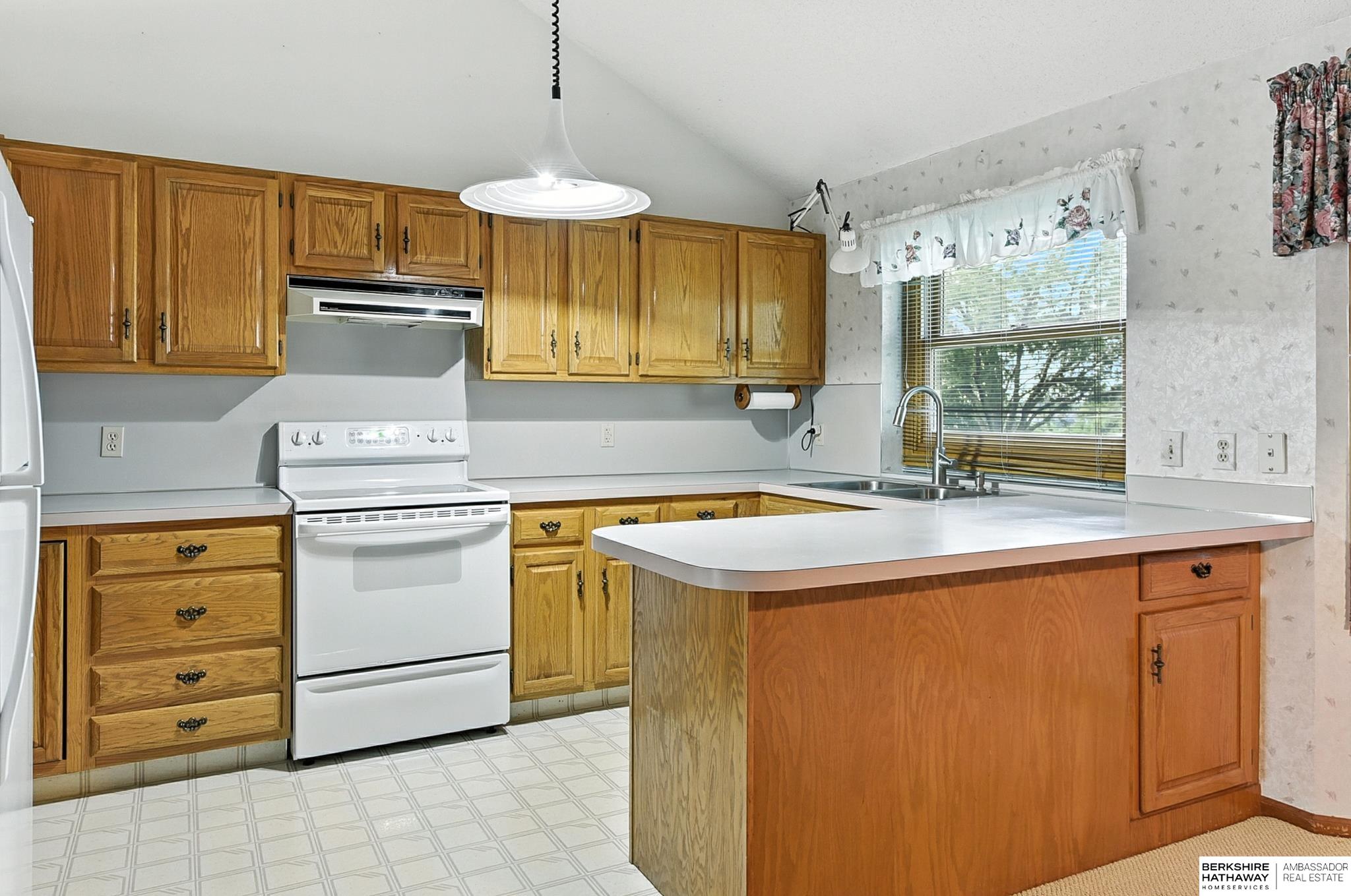 Omaha, Nebraska 68116, United States, 3 Bedrooms Bedrooms, ,3 BathroomsBathrooms,Residential,Active,195927