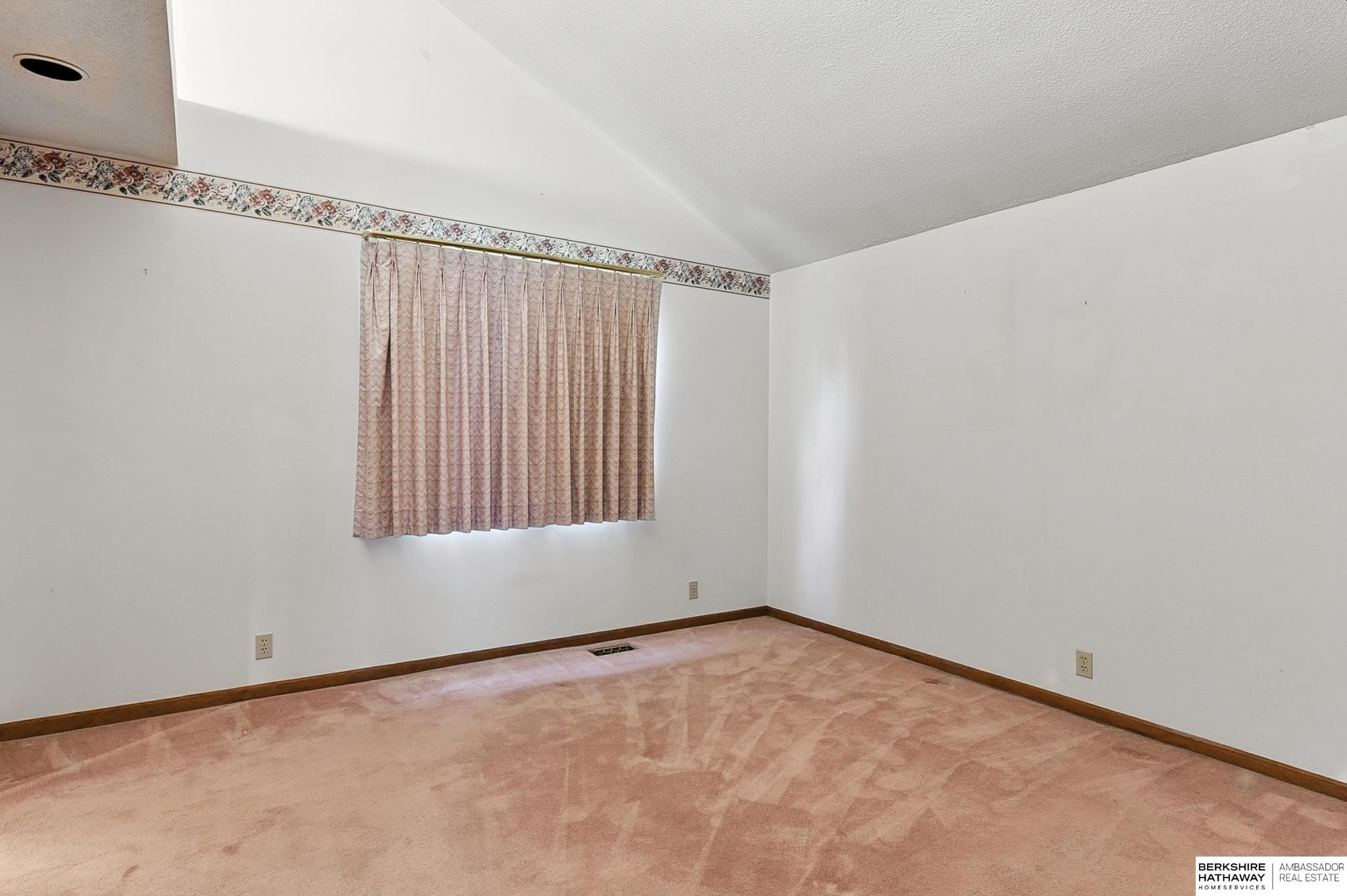 Omaha, Nebraska 68116, United States, 3 Bedrooms Bedrooms, ,3 BathroomsBathrooms,Residential,Active,195927