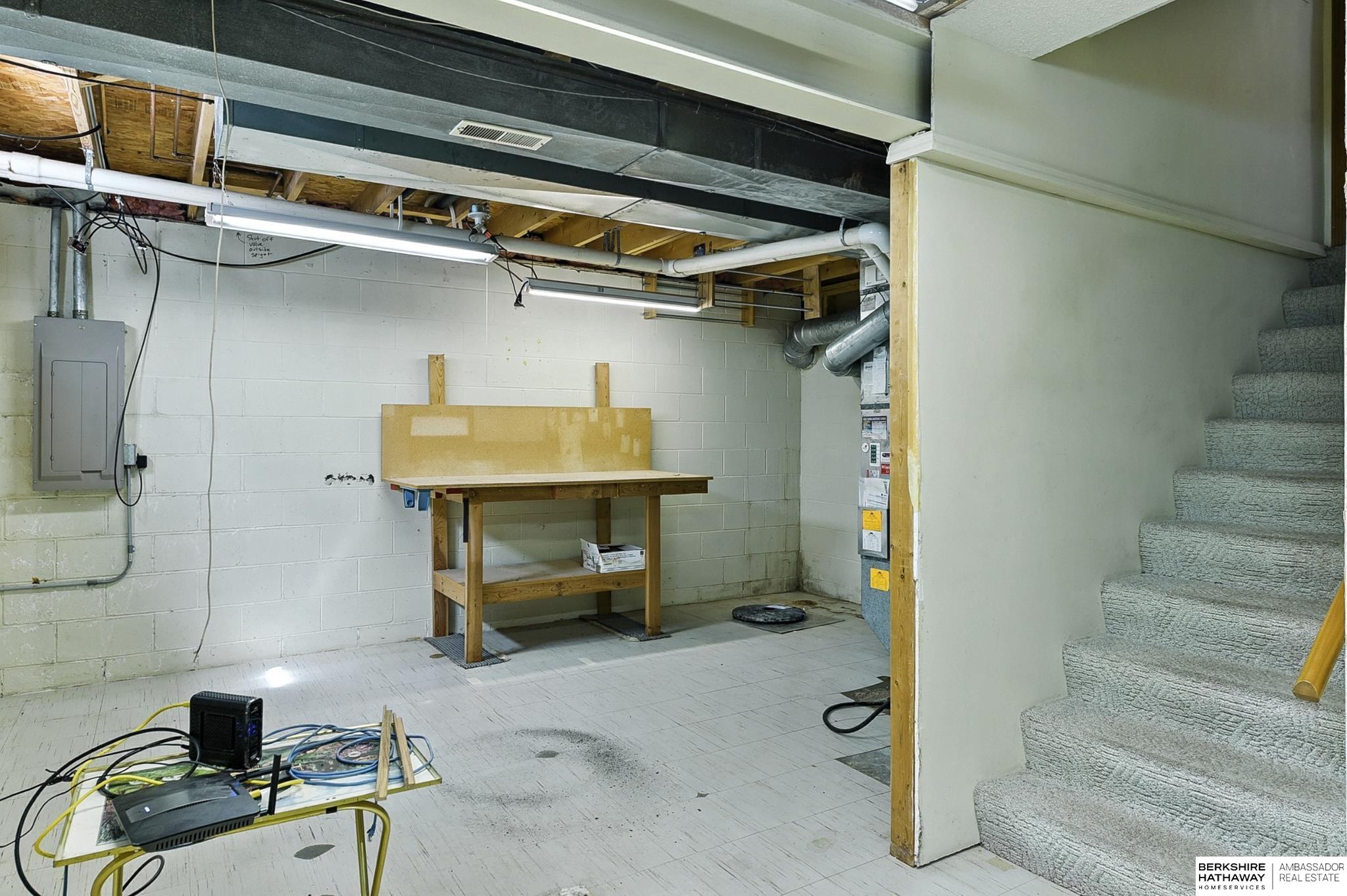 Omaha, Nebraska 68116, United States, 3 Bedrooms Bedrooms, ,3 BathroomsBathrooms,Residential,Active,195927