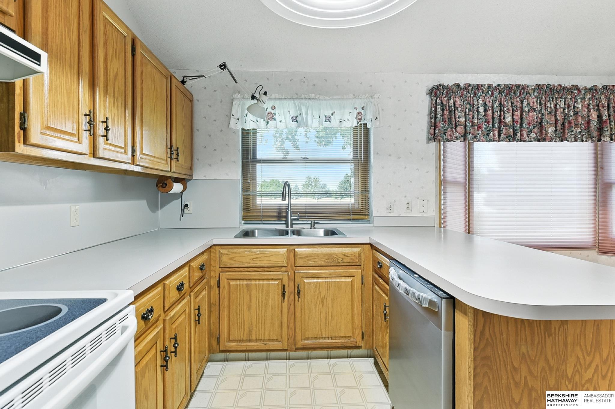 Omaha, Nebraska 68116, United States, 3 Bedrooms Bedrooms, ,3 BathroomsBathrooms,Residential,Active,195927