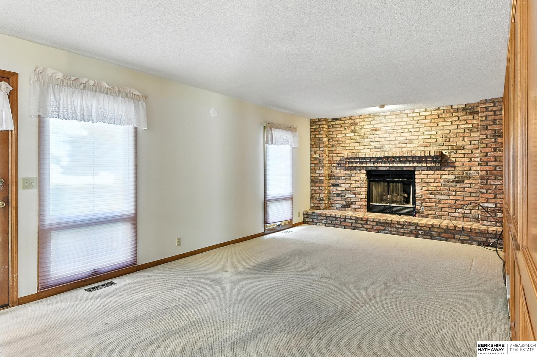 Omaha, Nebraska 68116, United States, 3 Bedrooms Bedrooms, ,3 BathroomsBathrooms,Residential,Active,195927