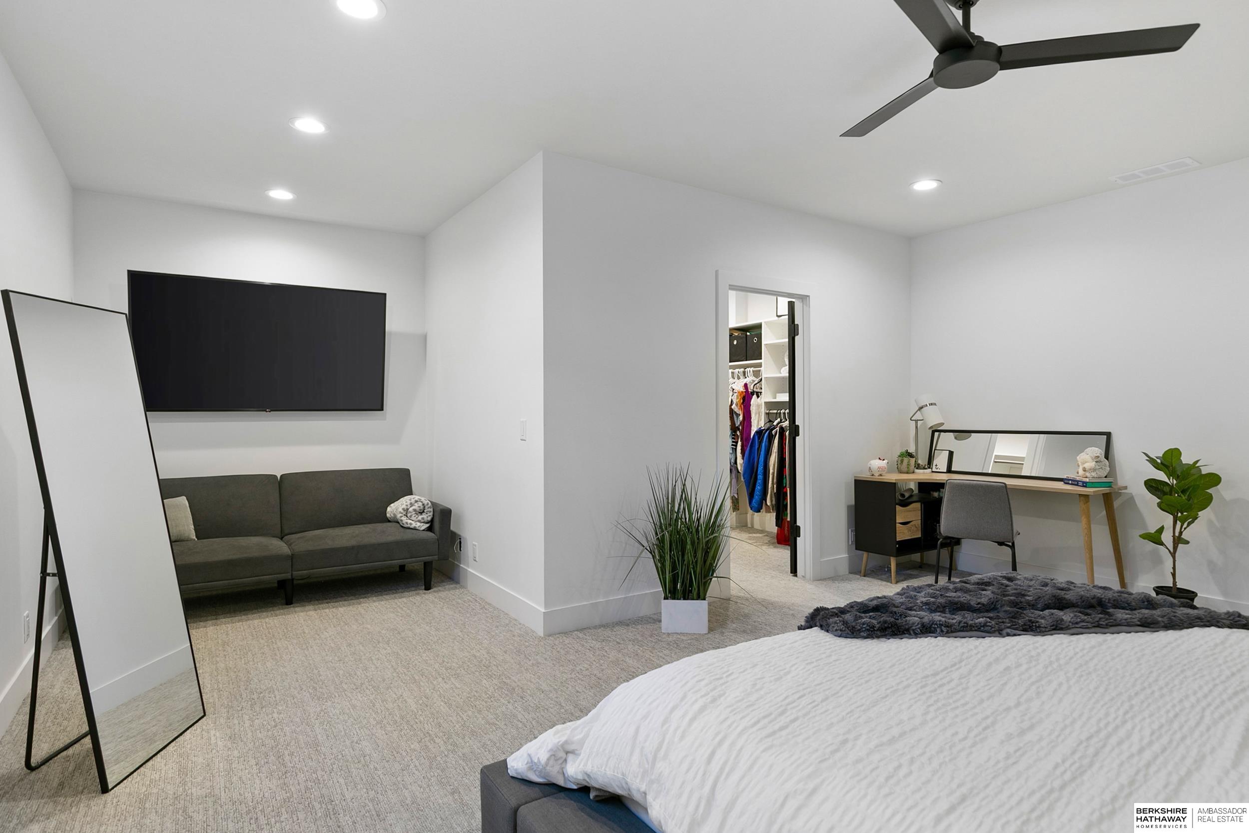 Lincoln, Nebraska 68520, United States, 5 Bedrooms Bedrooms, ,3 BathroomsBathrooms,Residential,Active,247435