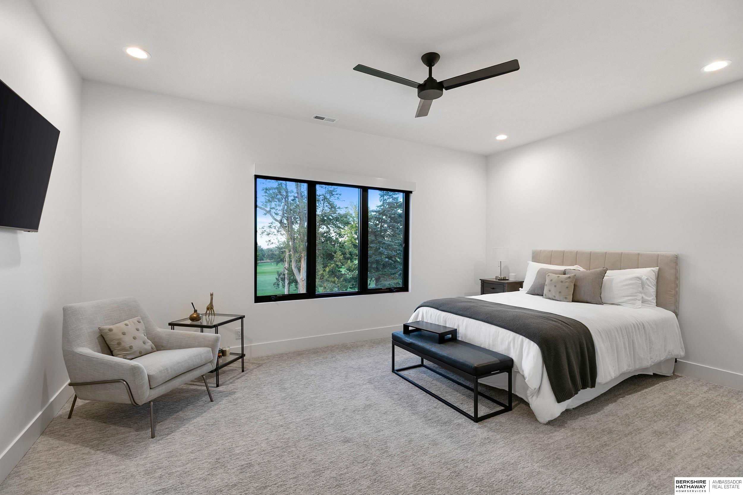 Lincoln, Nebraska 68520, United States, 5 Bedrooms Bedrooms, ,3 BathroomsBathrooms,Residential,Active,247435