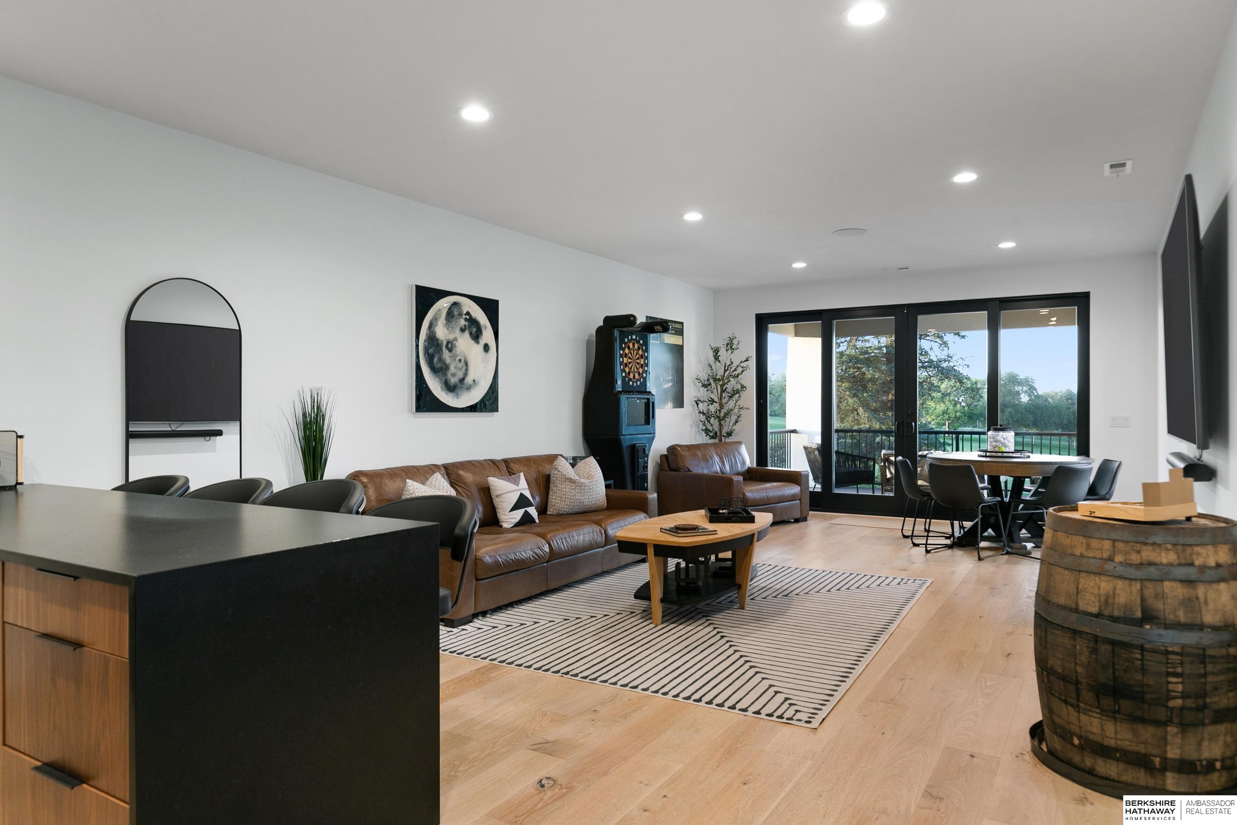 Lincoln, Nebraska 68520, United States, 5 Bedrooms Bedrooms, ,3 BathroomsBathrooms,Residential,Active,247435