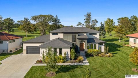 Photo of 9430 Maricopa Drive, Lincoln, NE 68520 (MLS # 22533478)