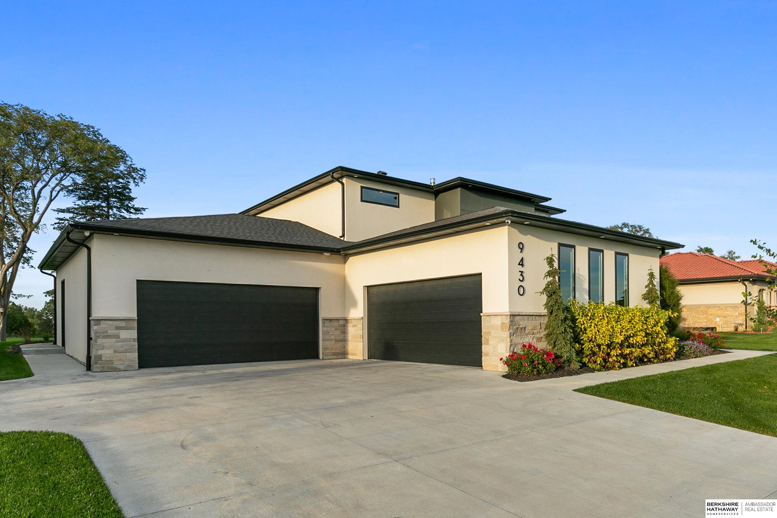 Lincoln, Nebraska 68520, United States, 5 Bedrooms Bedrooms, ,3 BathroomsBathrooms,Residential,Active,247435