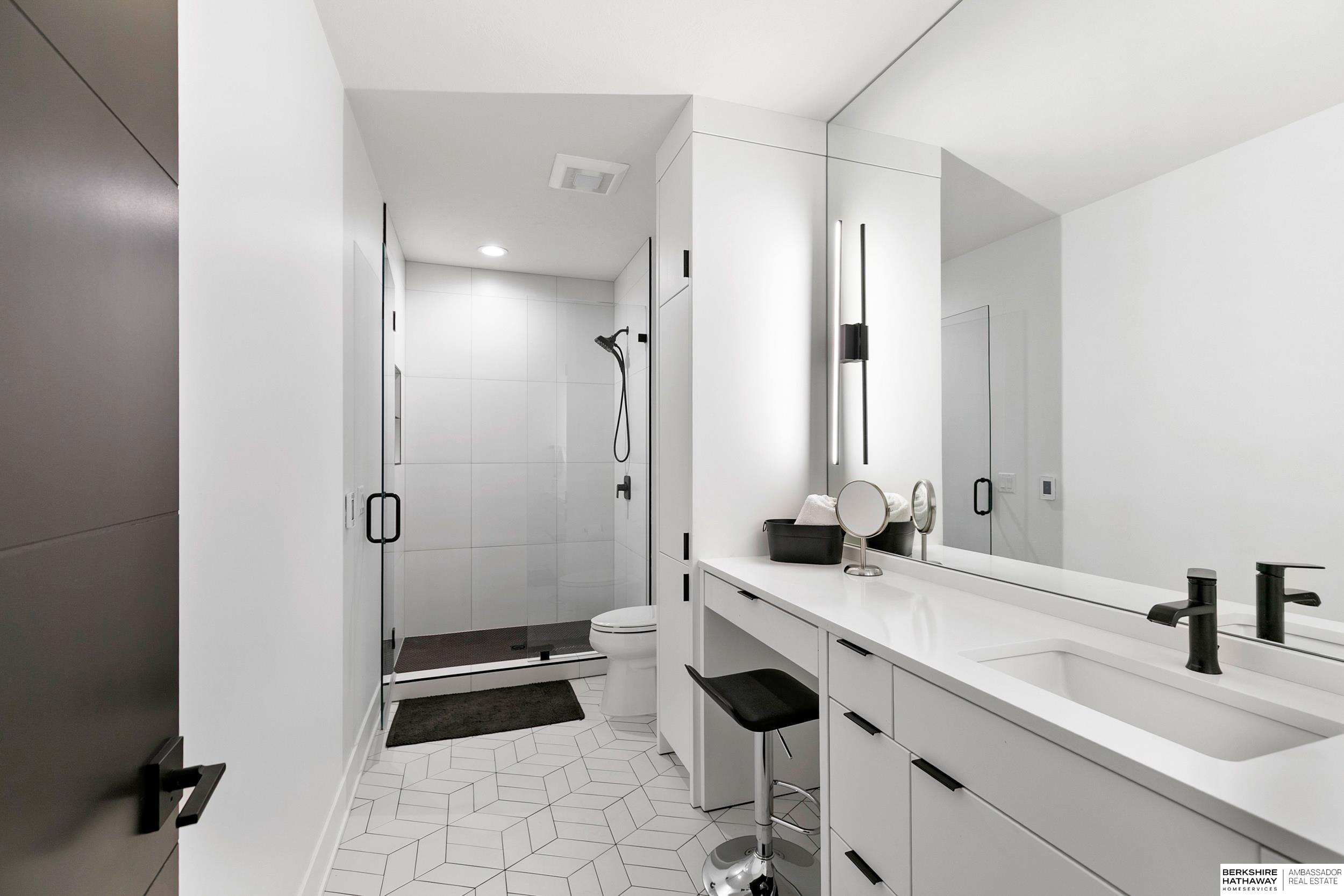 Lincoln, Nebraska 68520, United States, 5 Bedrooms Bedrooms, ,3 BathroomsBathrooms,Residential,Active,247435