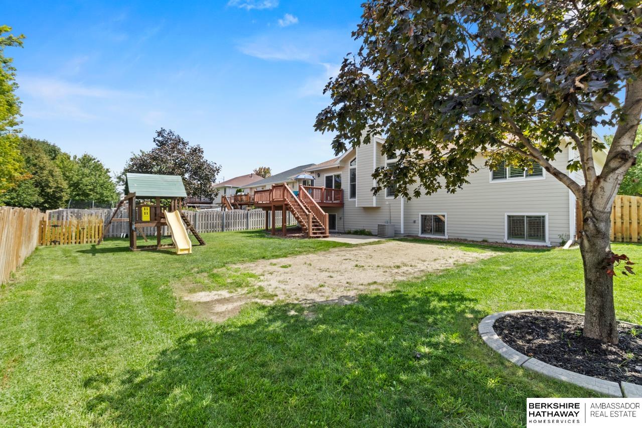 Omaha, Nebraska 68136, United States, 4 Bedrooms Bedrooms, ,3 BathroomsBathrooms,Residential,Active,233305