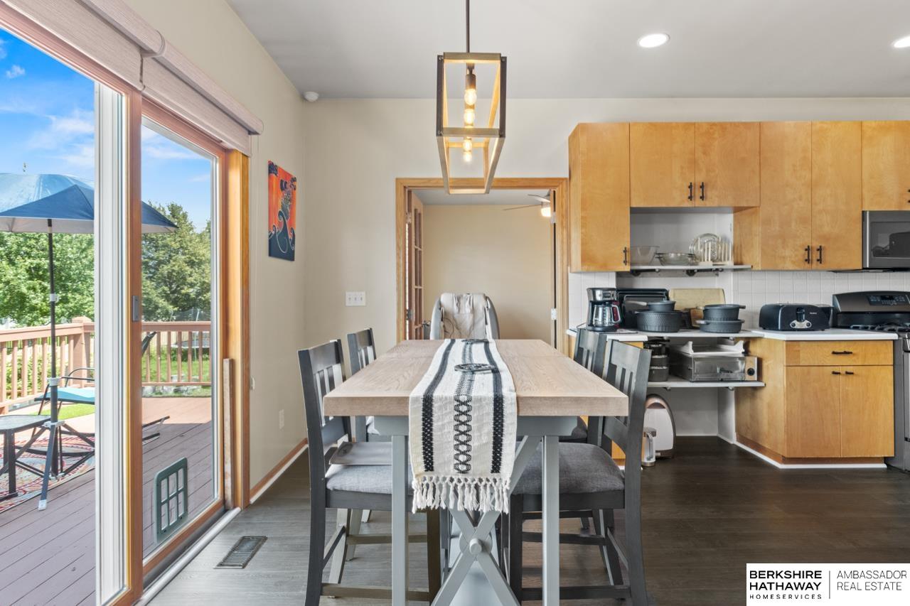 Omaha, Nebraska 68136, United States, 4 Bedrooms Bedrooms, ,3 BathroomsBathrooms,Residential,Active,233305