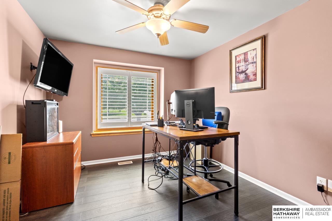 Omaha, Nebraska 68136, United States, 4 Bedrooms Bedrooms, ,3 BathroomsBathrooms,Residential,Active,233305