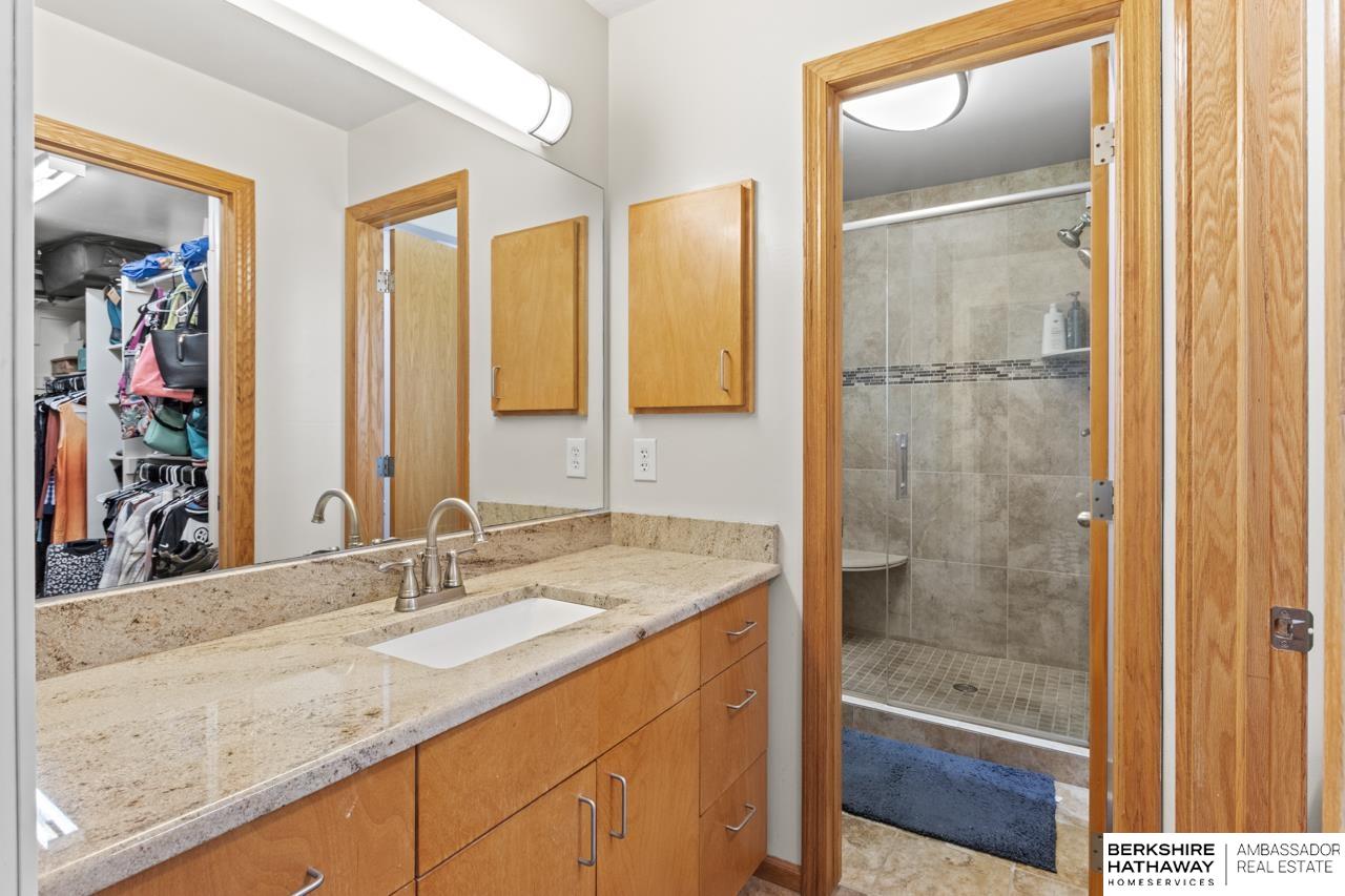 Omaha, Nebraska 68136, United States, 4 Bedrooms Bedrooms, ,3 BathroomsBathrooms,Residential,Active,233305