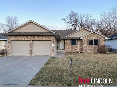 Photo of 1860 N 81st Street, Lincoln, NE 68505 (MLS # 22605732)