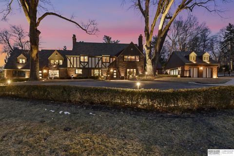 Photo of 6724 Davenport Street, Omaha, NE 68132 (MLS # 22605429)