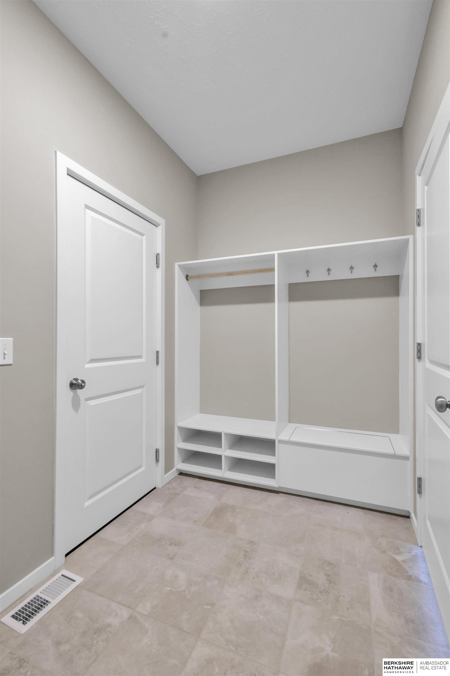 Bellevue, Nebraska 68123, United States, 3 Bedrooms Bedrooms, ,2 BathroomsBathrooms,Residential,Active,201866