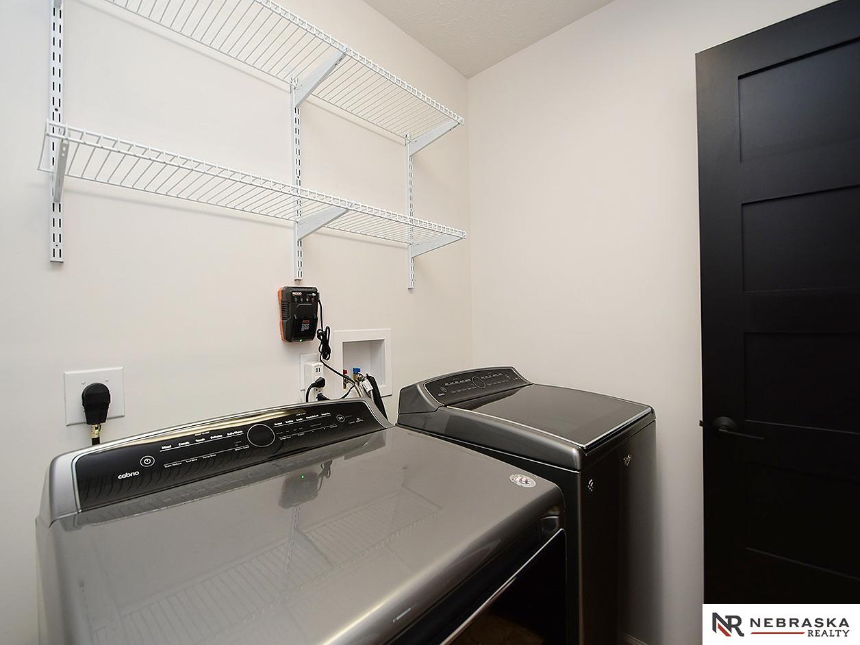 Bennington, Nebraska 68007, United States, 5 Bedrooms Bedrooms, ,3 BathroomsBathrooms,Residential,Active,242869