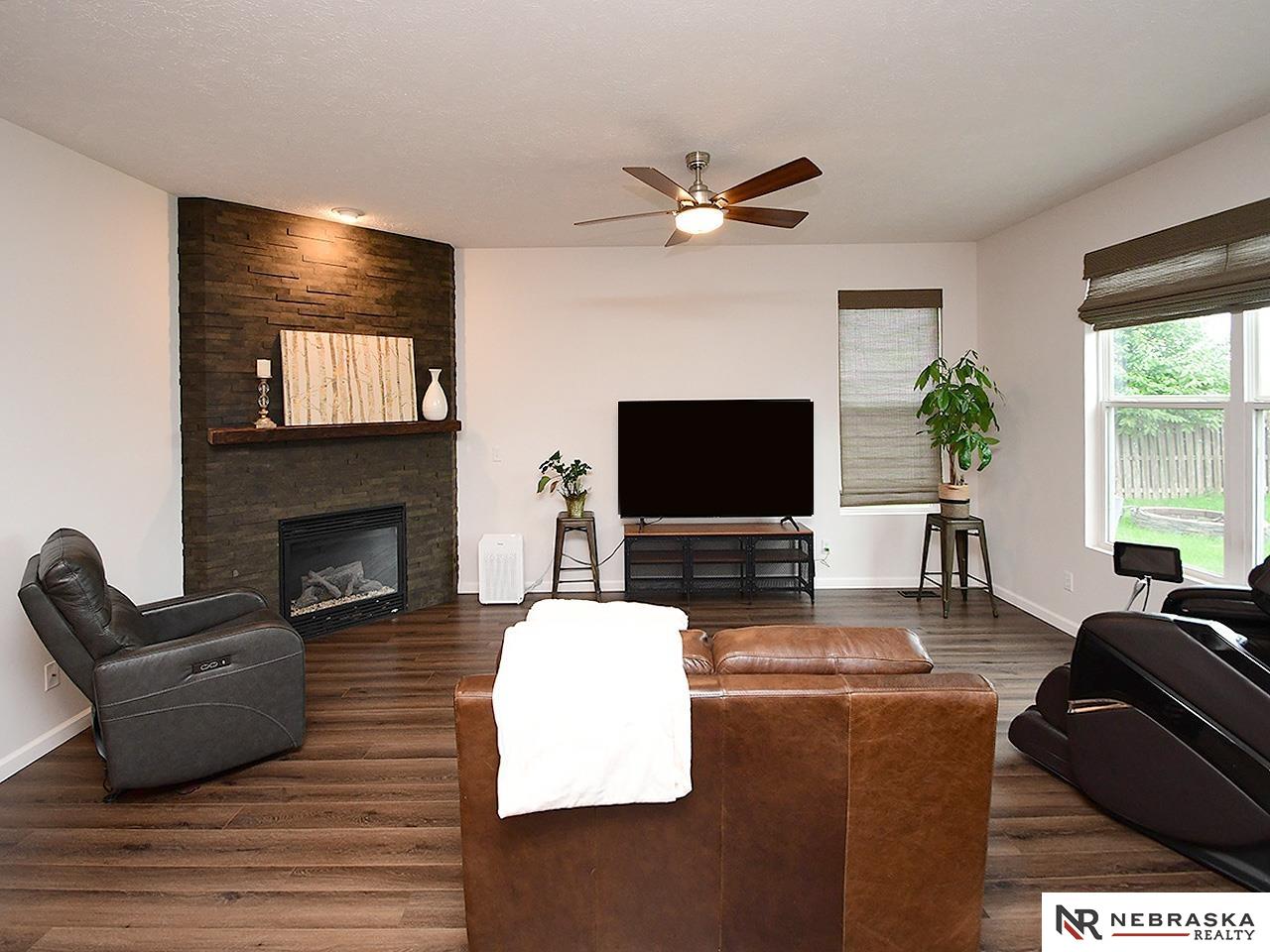 Bennington, Nebraska 68007, United States, 5 Bedrooms Bedrooms, ,3 BathroomsBathrooms,Residential,Active,242869