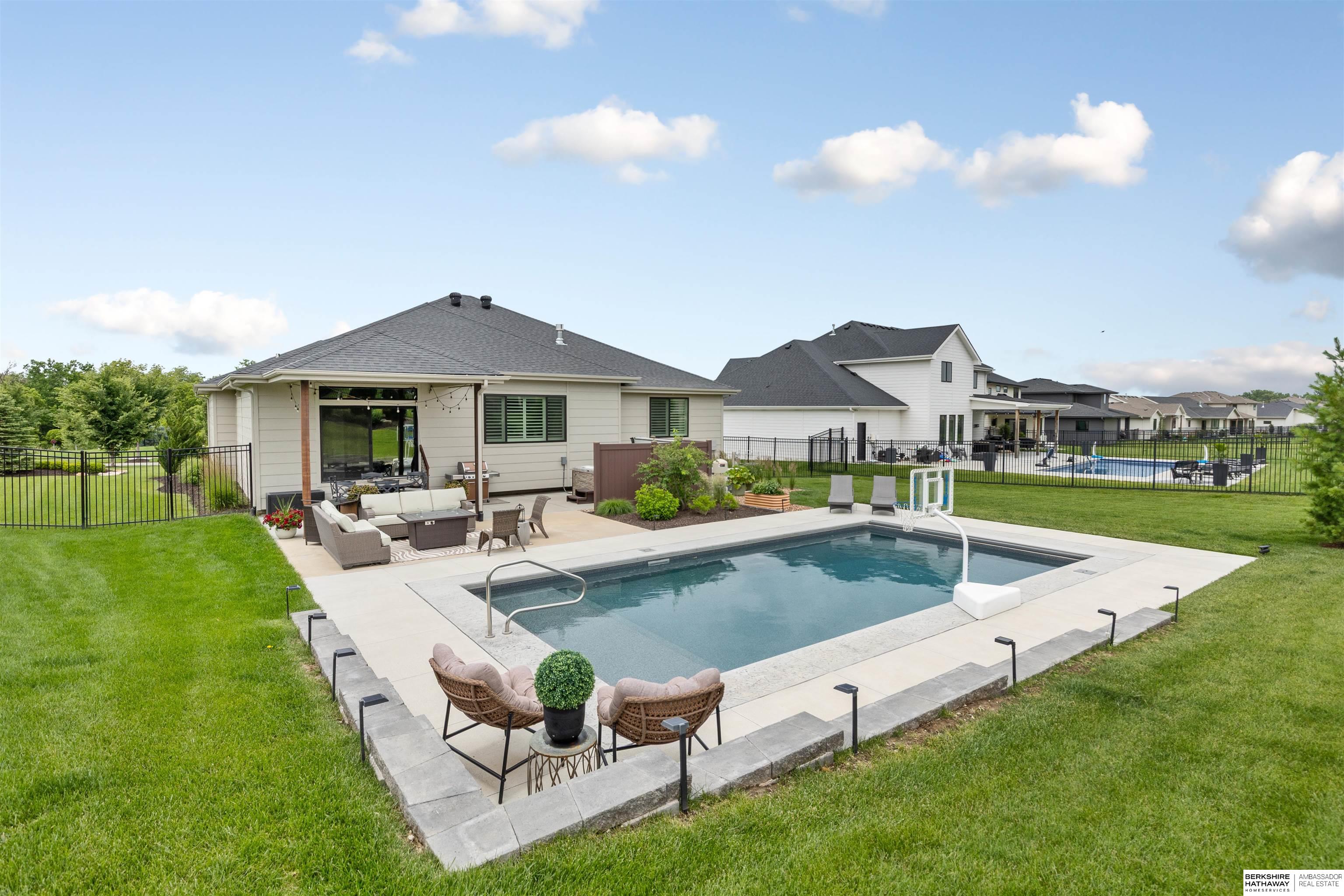 Omaha, Nebraska 68022, United States, 4 Bedrooms Bedrooms, ,2 BathroomsBathrooms,Residential,Active,160951