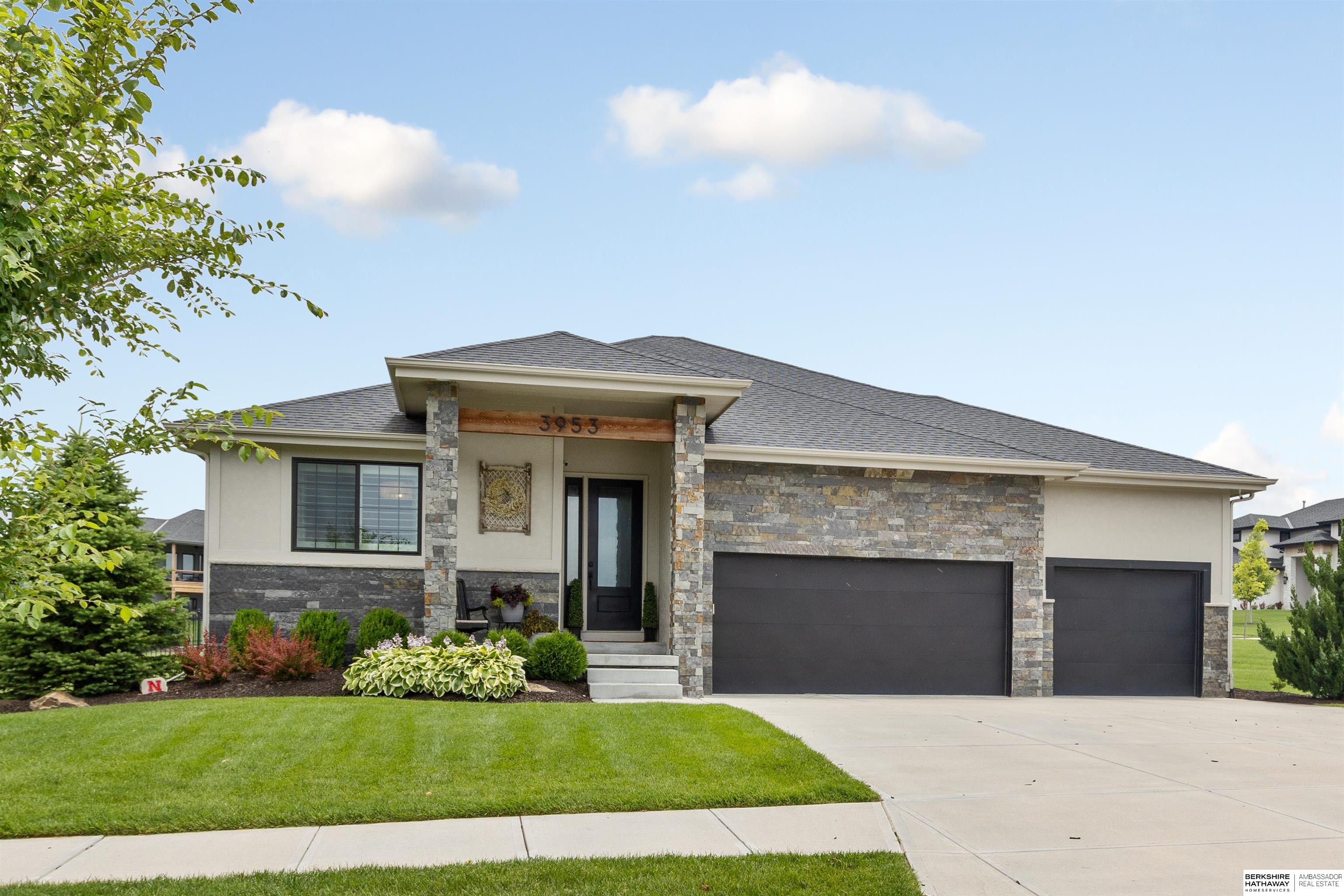 Omaha, Nebraska 68022, United States, 4 Bedrooms Bedrooms, ,2 BathroomsBathrooms,Residential,Active,160951