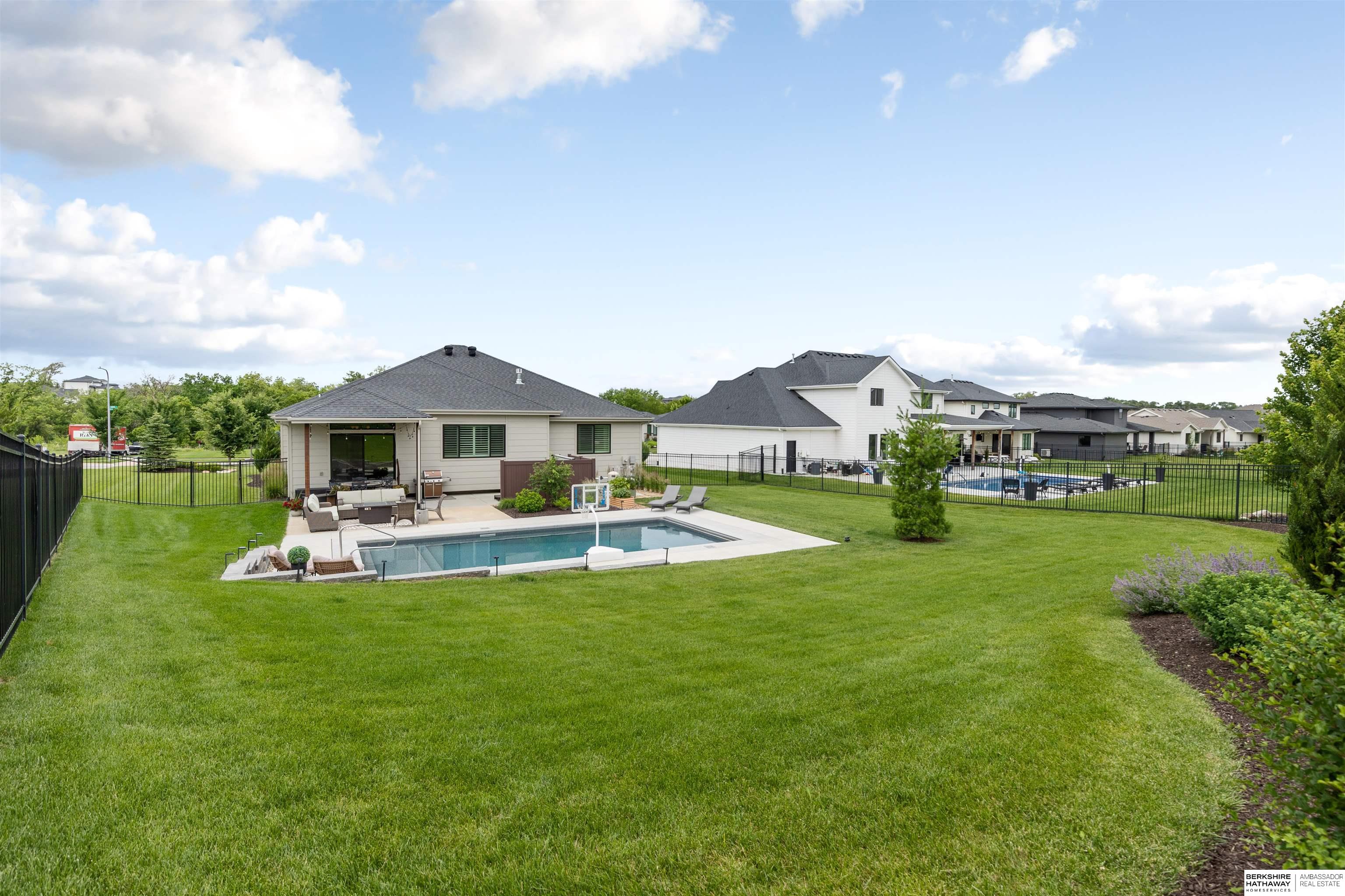 Omaha, Nebraska 68022, United States, 4 Bedrooms Bedrooms, ,2 BathroomsBathrooms,Residential,Active,160951