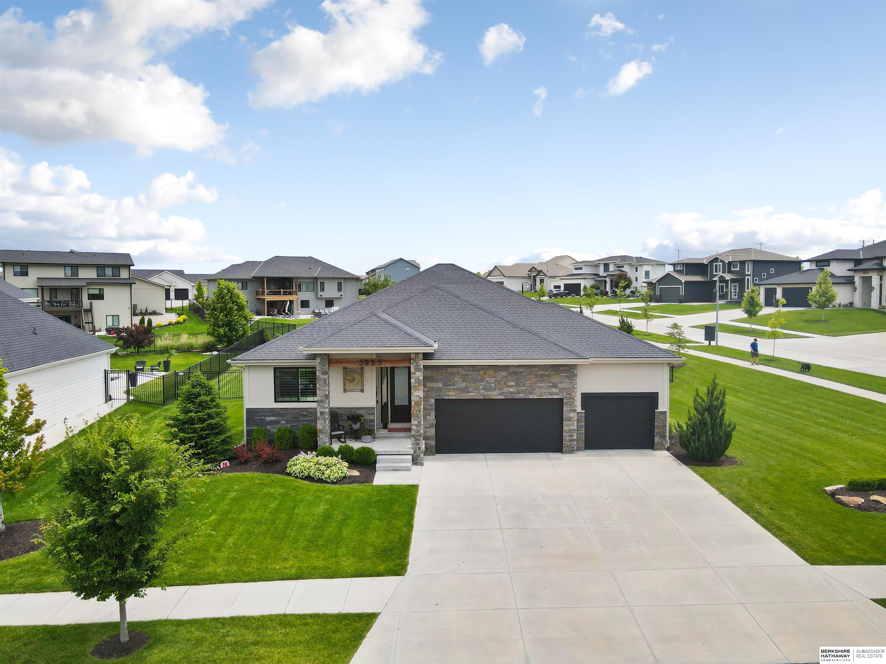 Omaha, Nebraska 68022, United States, 4 Bedrooms Bedrooms, ,2 BathroomsBathrooms,Residential,Active,160951