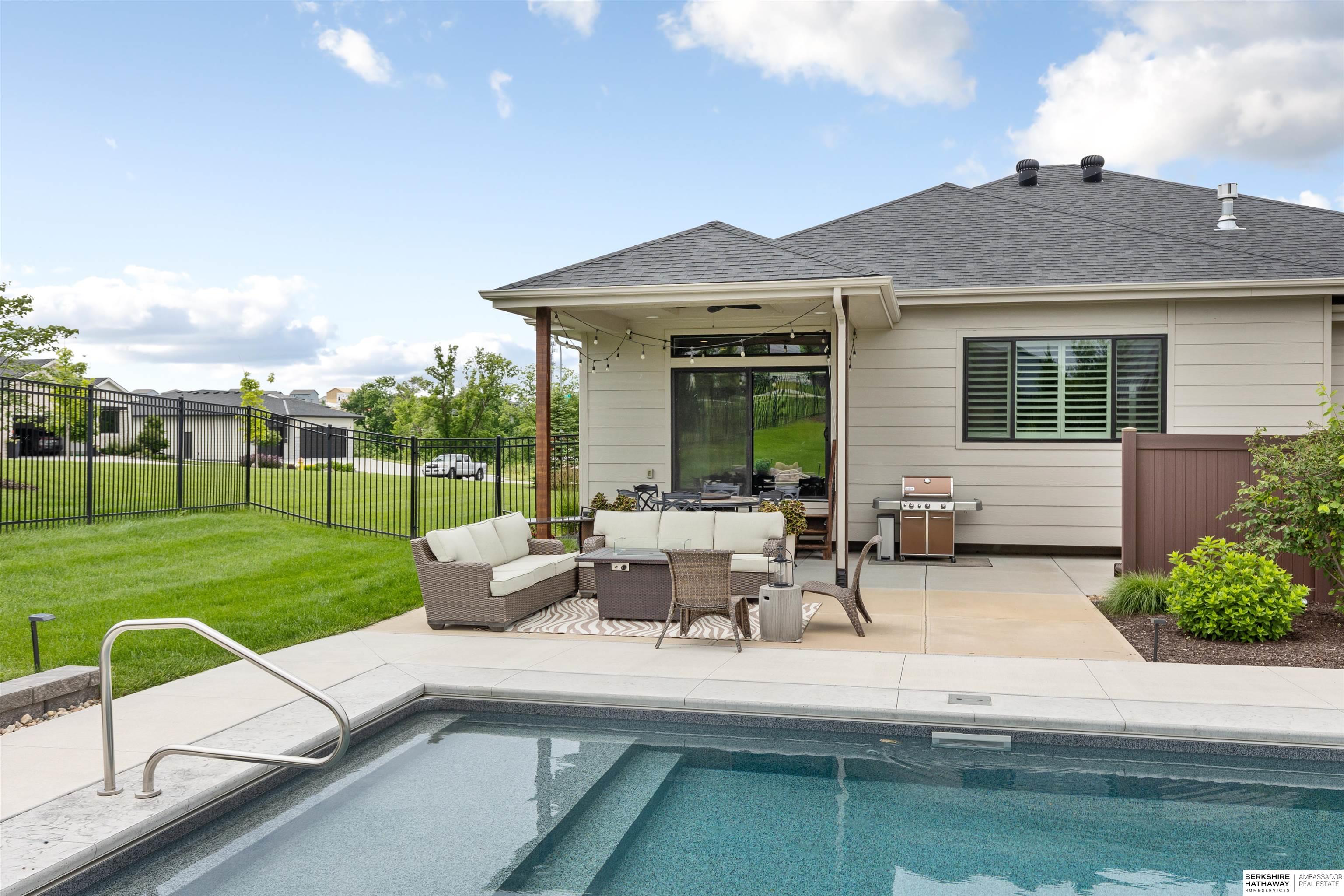 Omaha, Nebraska 68022, United States, 4 Bedrooms Bedrooms, ,2 BathroomsBathrooms,Residential,Active,160951