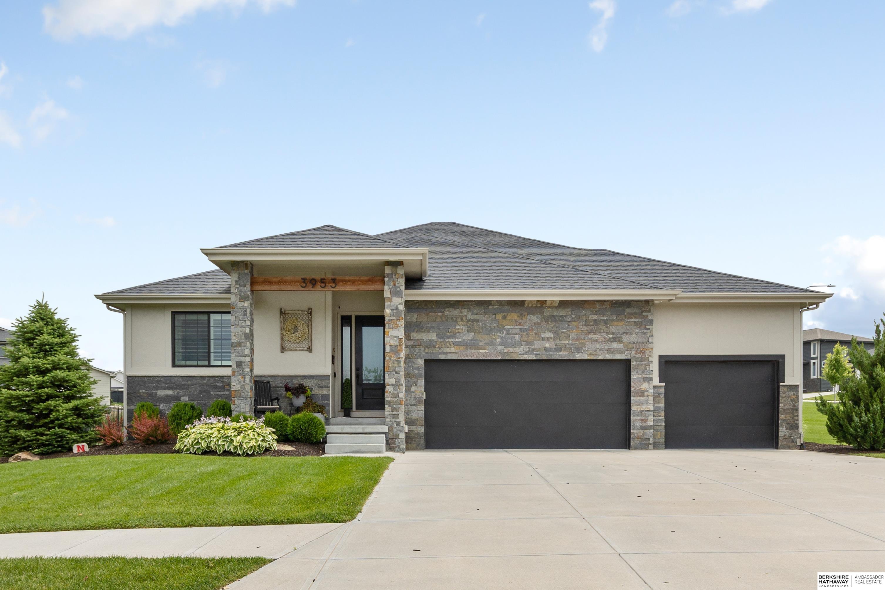 Omaha, Nebraska 68022, United States, 4 Bedrooms Bedrooms, ,2 BathroomsBathrooms,Residential,Active,160951