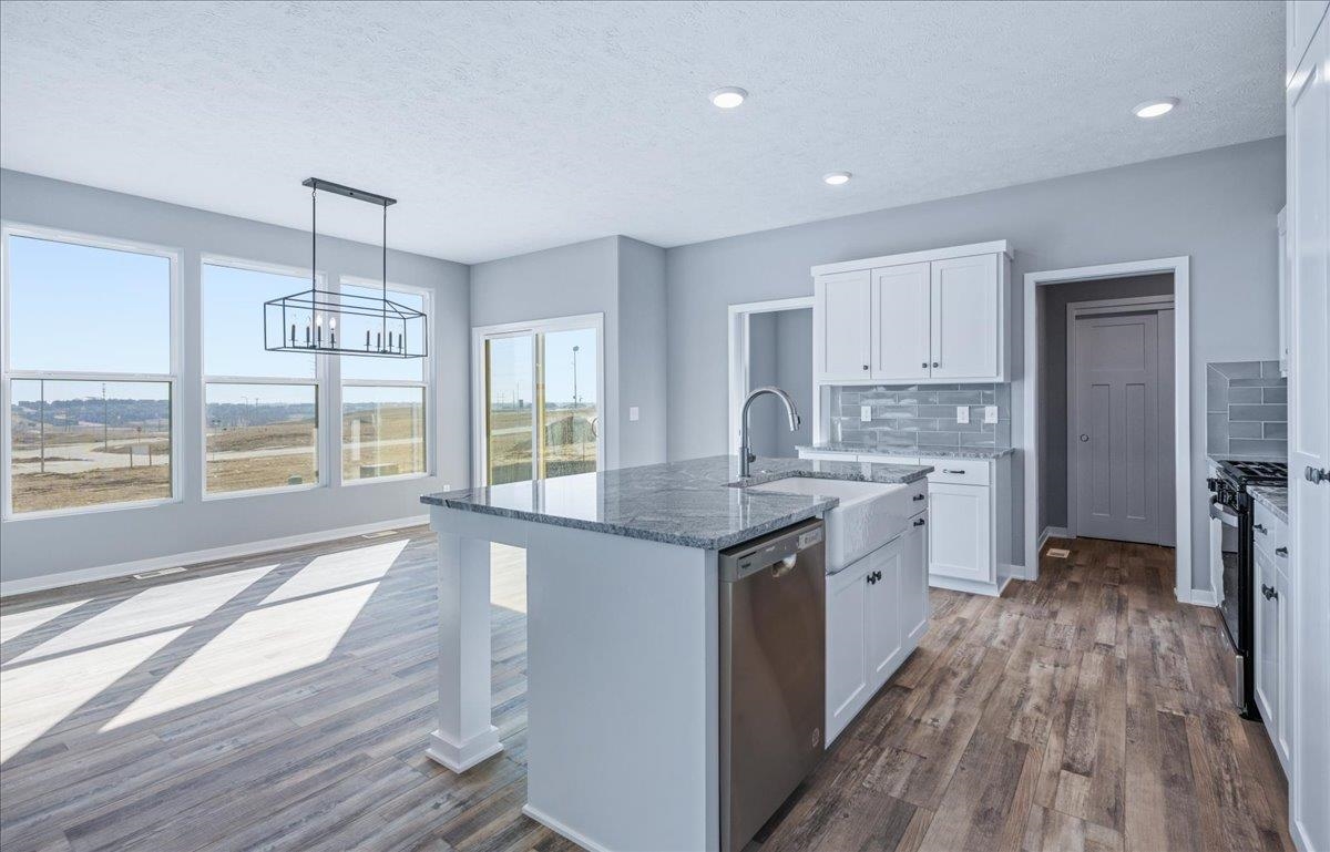 Elkhorn, Nebraska 68022, United States, 4 Bedrooms Bedrooms, ,3 BathroomsBathrooms,Residential,Active,90312