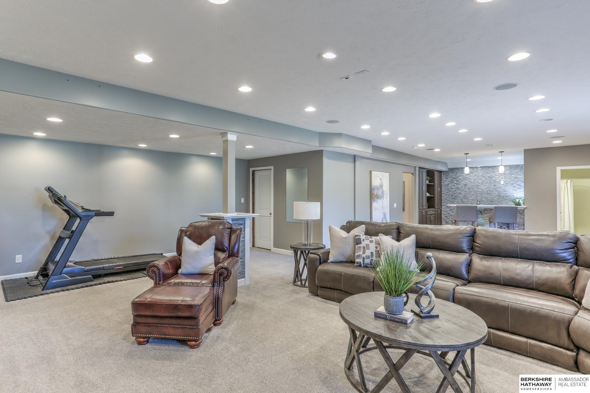 Omaha, Nebraska 68136, United States, 4 Bedrooms Bedrooms, ,3 BathroomsBathrooms,Residential,Active,243175