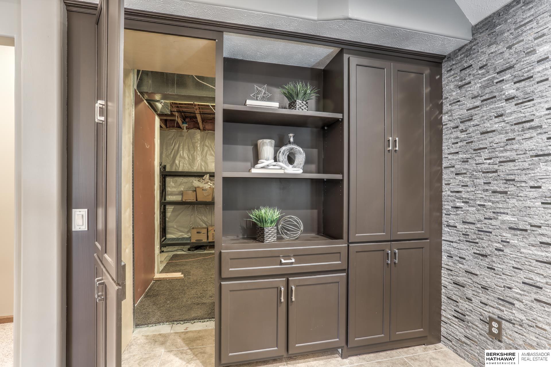 Omaha, Nebraska 68136, United States, 4 Bedrooms Bedrooms, ,3 BathroomsBathrooms,Residential,Active,243175