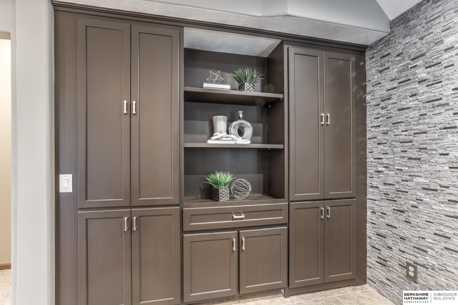 Omaha, Nebraska 68136, United States, 4 Bedrooms Bedrooms, ,3 BathroomsBathrooms,Residential,Active,243175