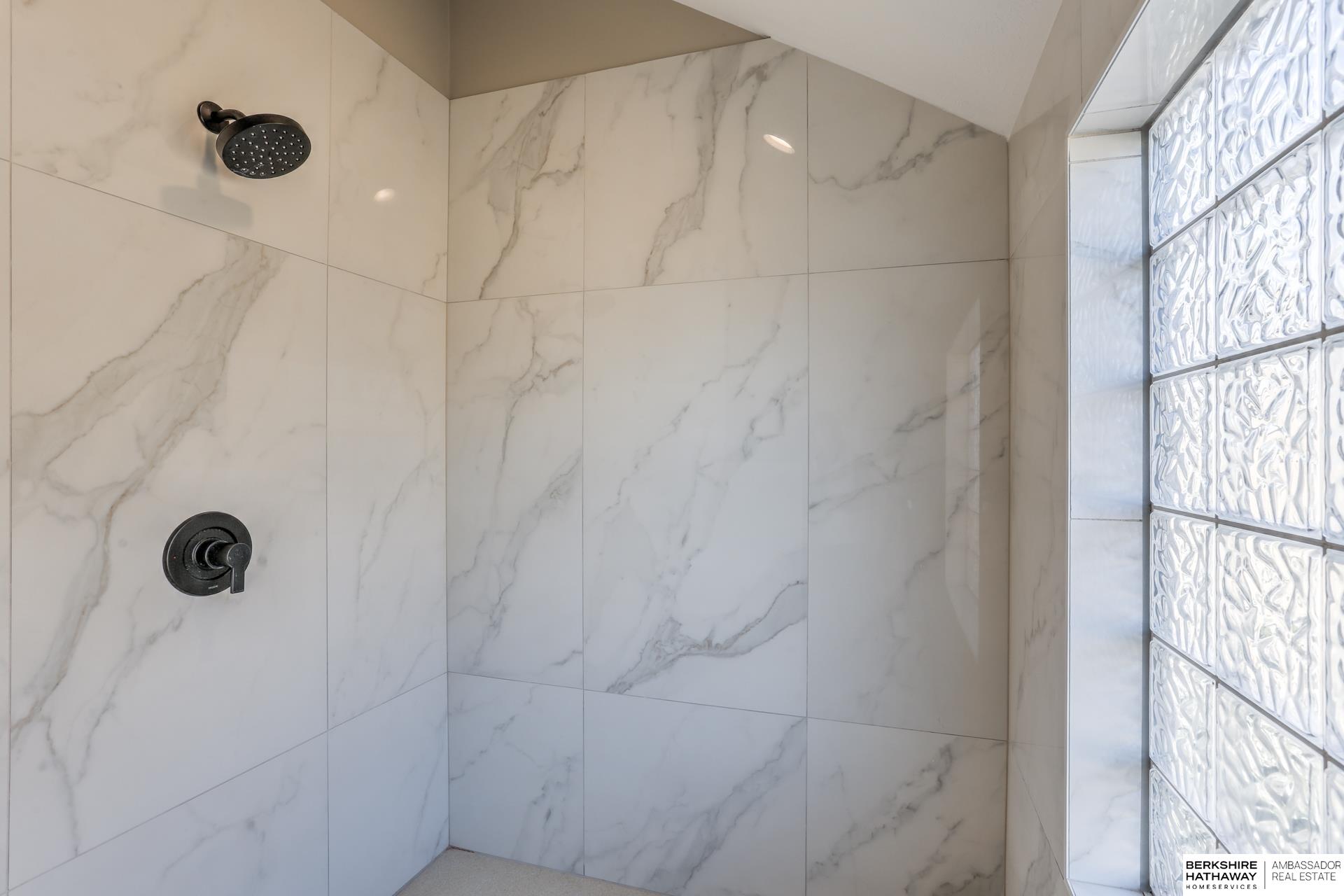 Omaha, Nebraska 68136, United States, 4 Bedrooms Bedrooms, ,3 BathroomsBathrooms,Residential,Active,243175