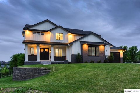 Photo of 21209 Walnut Circle, Elkhorn, NE 68022 (MLS # 22613587)
