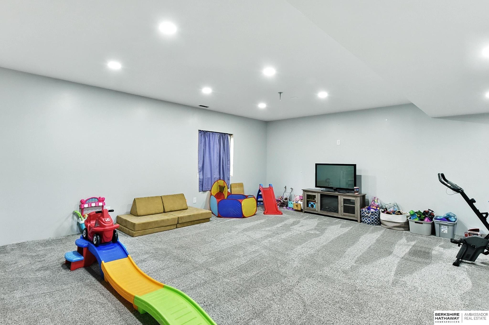 Wahoo, Nebraska 68066, United States, 4 Bedrooms Bedrooms, ,2 BathroomsBathrooms,Residential,Active,169749