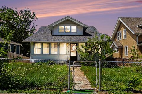 Photo of 3076 S 34Th Street, Omaha, NE 68105 (MLS # 22612976)