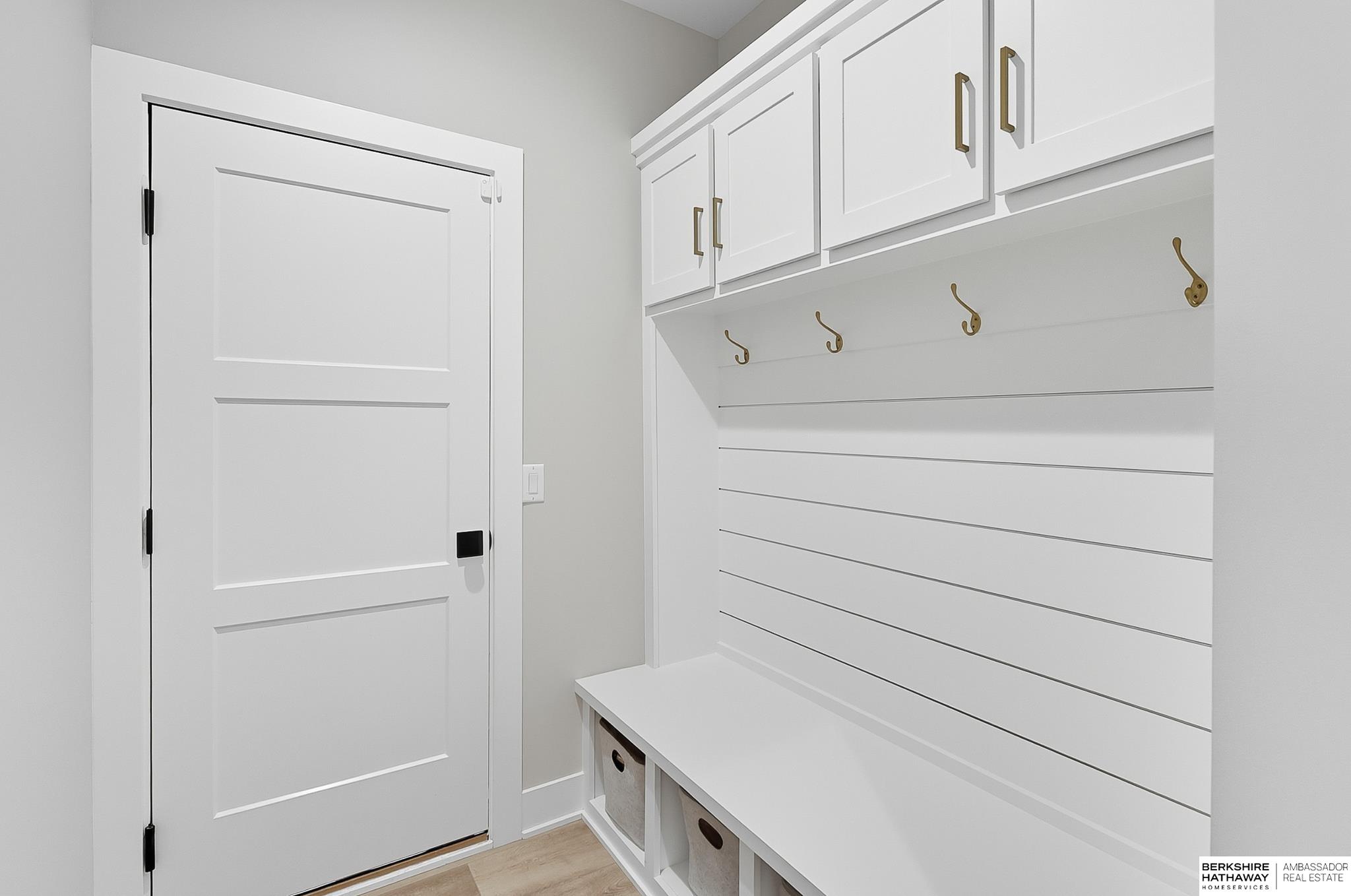 Elkhorn, Nebraska 68022, United States, 5 Bedrooms Bedrooms, ,3 BathroomsBathrooms,Residential,Active,253504