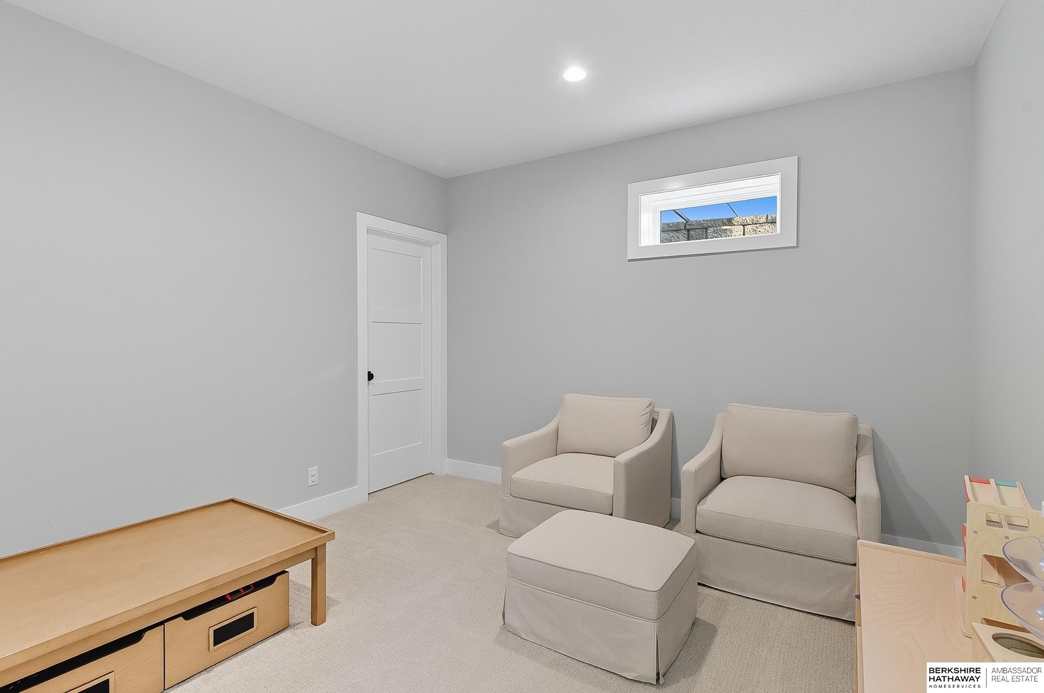 Elkhorn, Nebraska 68022, United States, 5 Bedrooms Bedrooms, ,3 BathroomsBathrooms,Residential,Active,253504