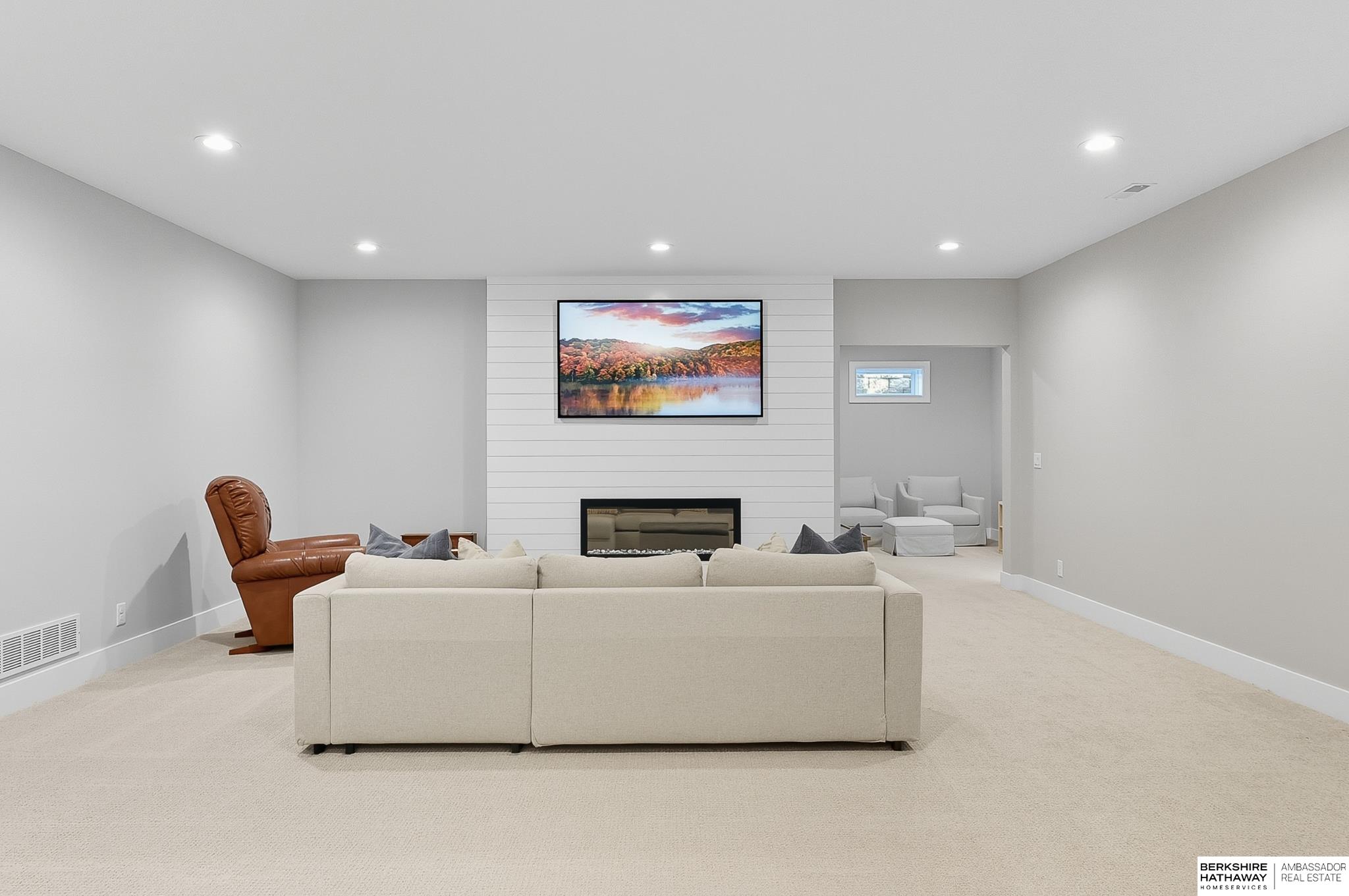 Elkhorn, Nebraska 68022, United States, 5 Bedrooms Bedrooms, ,3 BathroomsBathrooms,Residential,Active,253504