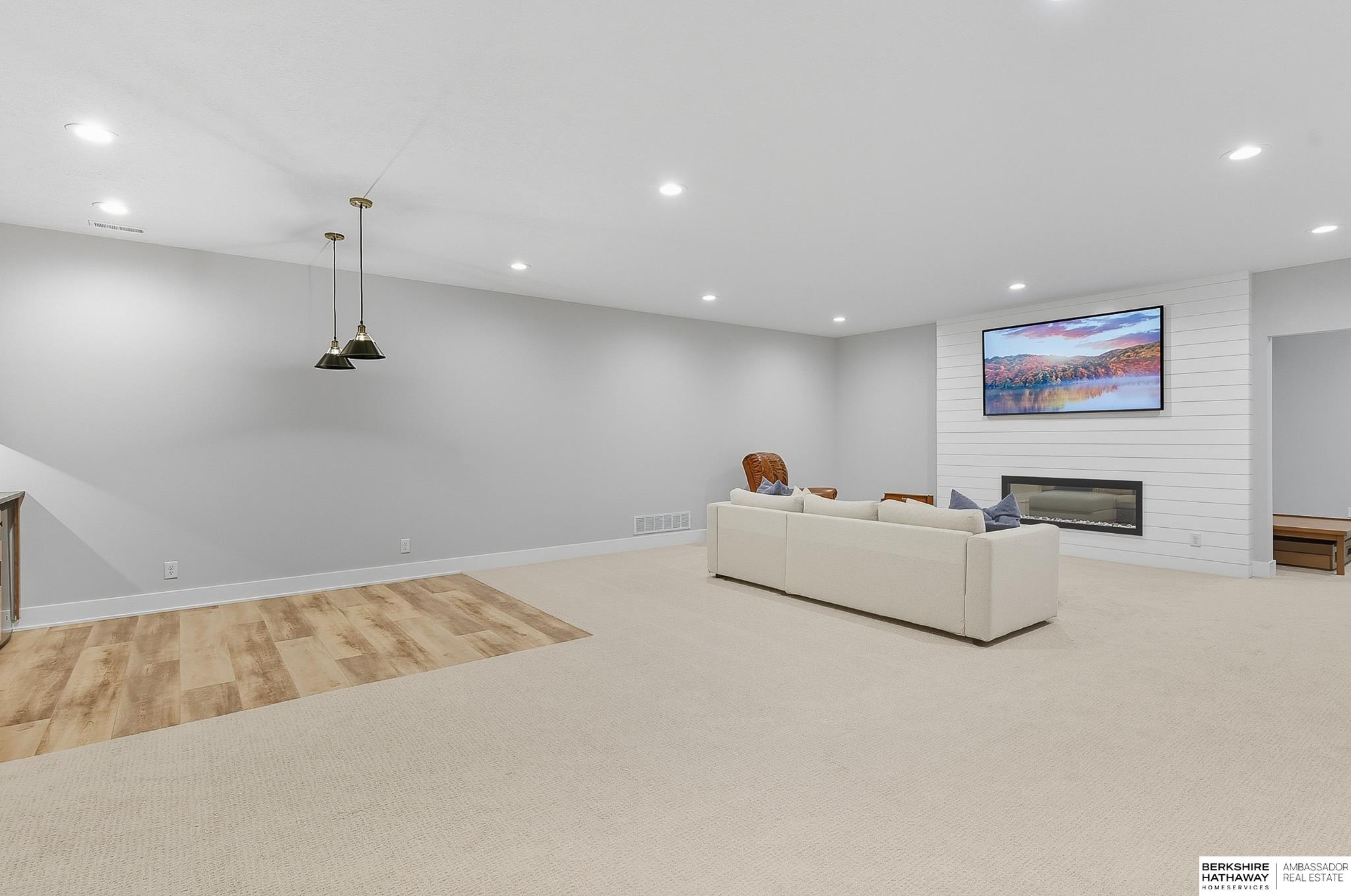 Elkhorn, Nebraska 68022, United States, 5 Bedrooms Bedrooms, ,3 BathroomsBathrooms,Residential,Active,253504