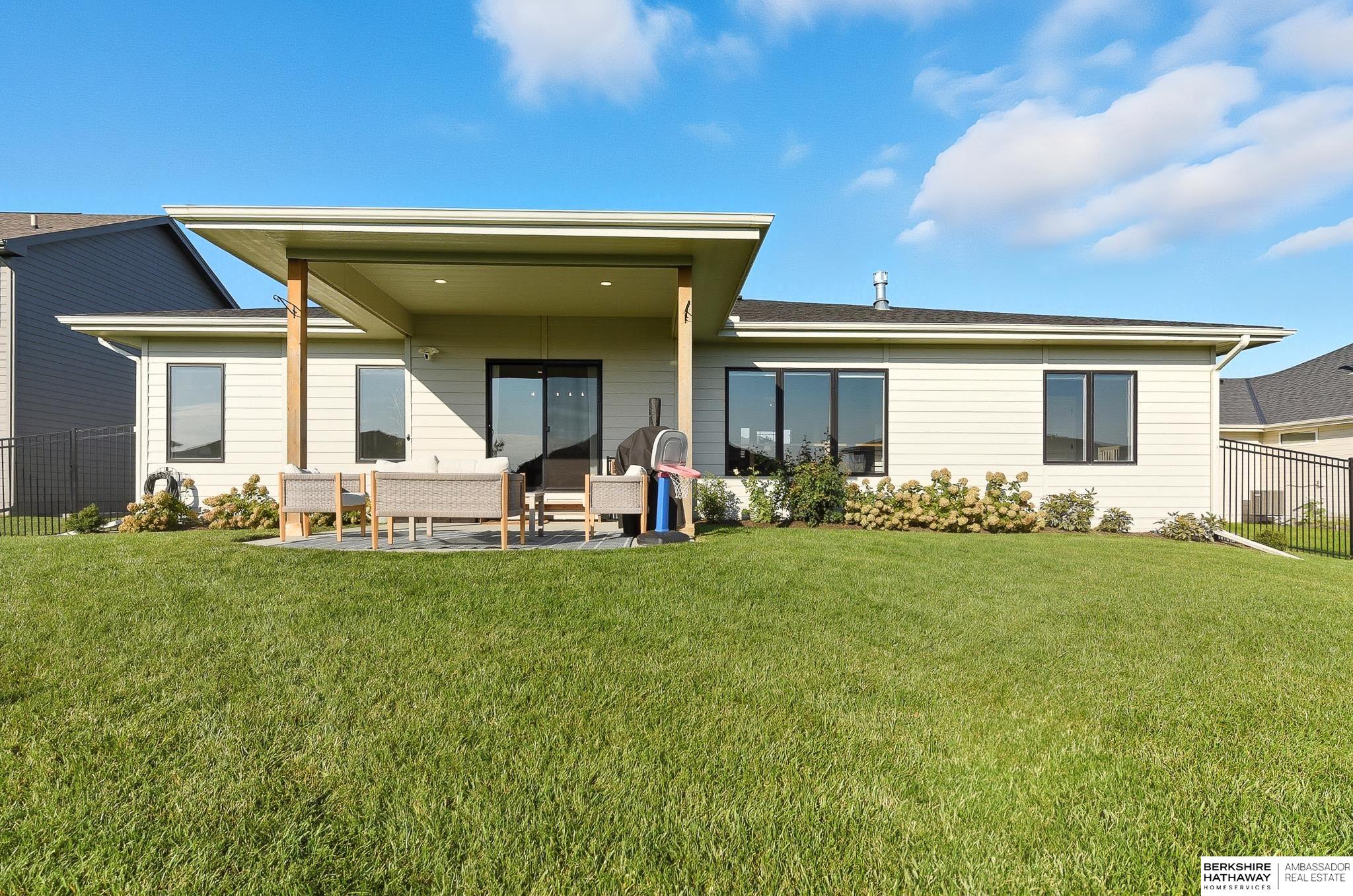 Elkhorn, Nebraska 68022, United States, 5 Bedrooms Bedrooms, ,3 BathroomsBathrooms,Residential,Active,253504