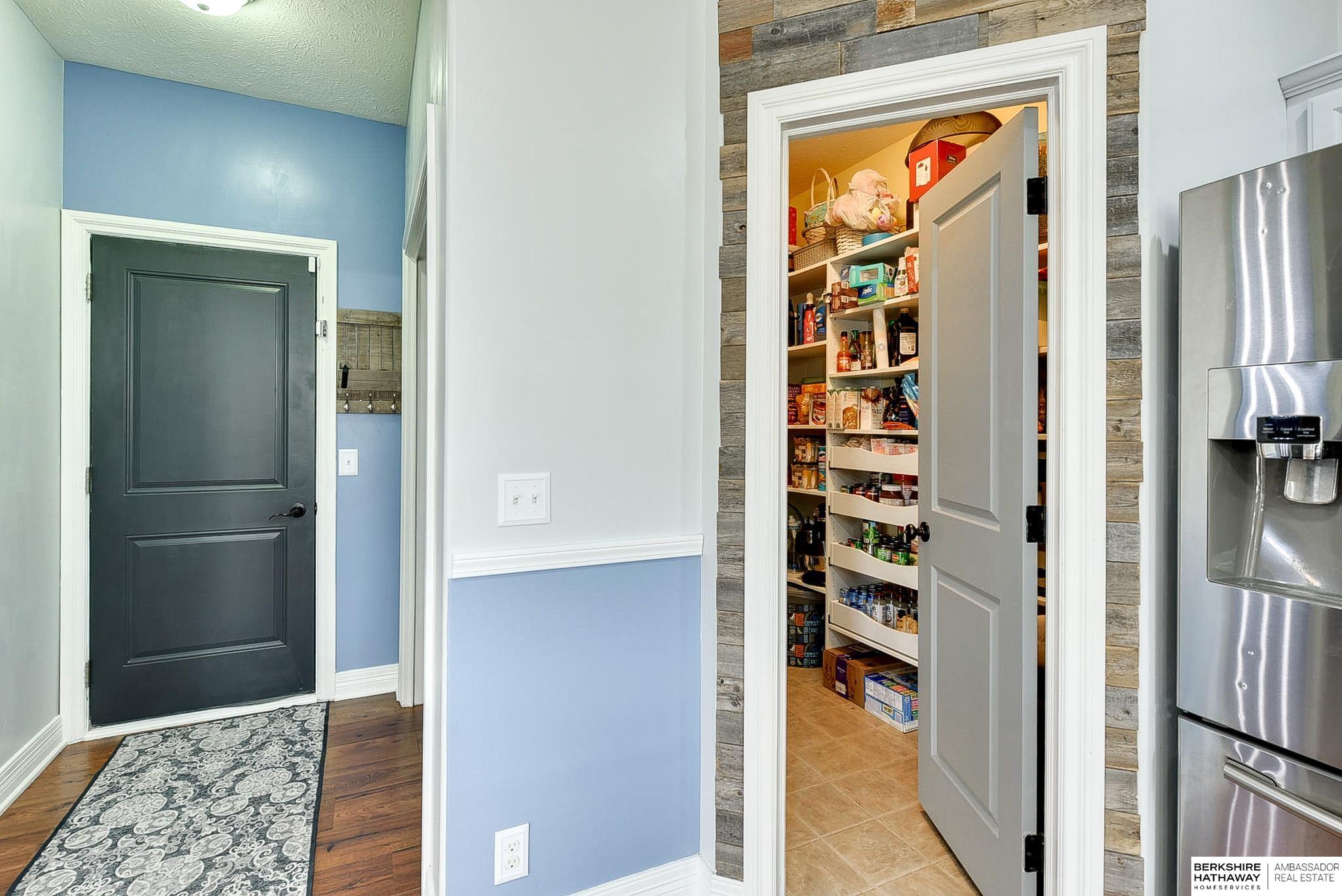 Papillion, Nebraska 68046, United States, 5 Bedrooms Bedrooms, ,3 BathroomsBathrooms,Residential,Pending,122295