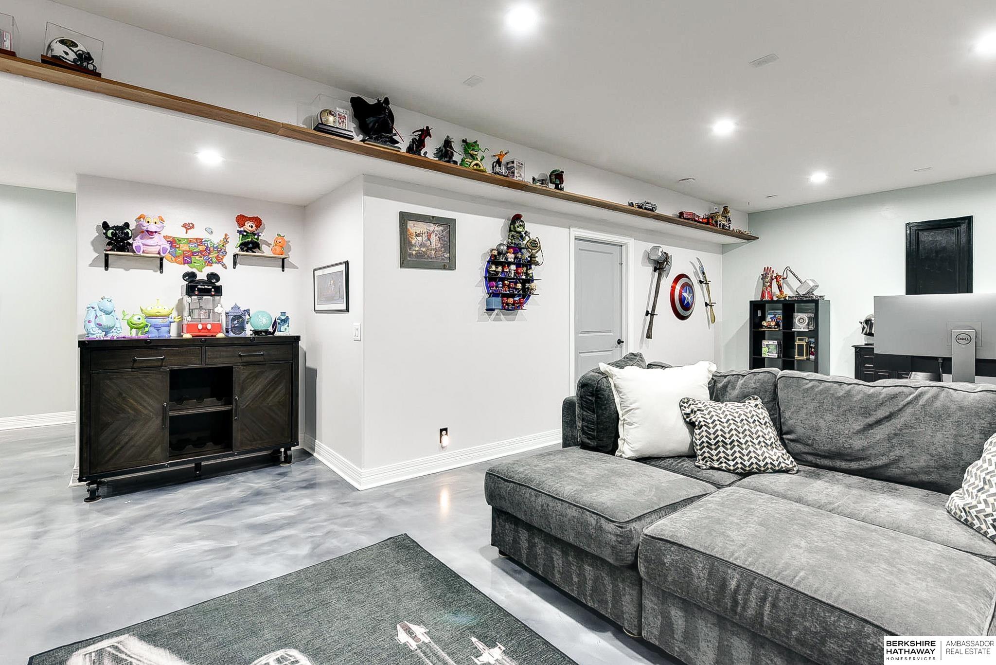 Papillion, Nebraska 68046, United States, 5 Bedrooms Bedrooms, ,3 BathroomsBathrooms,Residential,Pending,122295